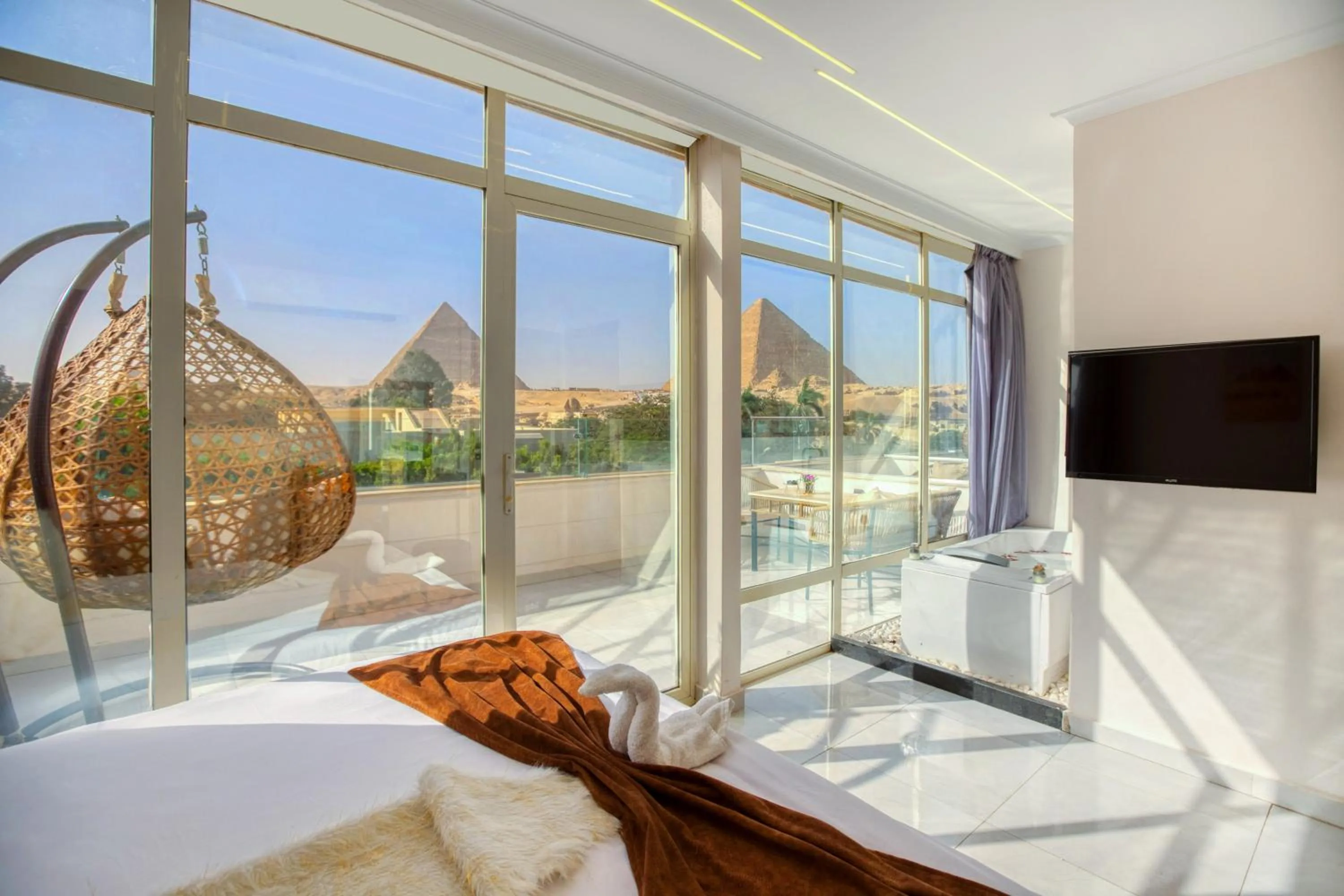 Suite with Balcony - Pyramids View in Tree Lounge Pyramids View INN , Sphinx Giza