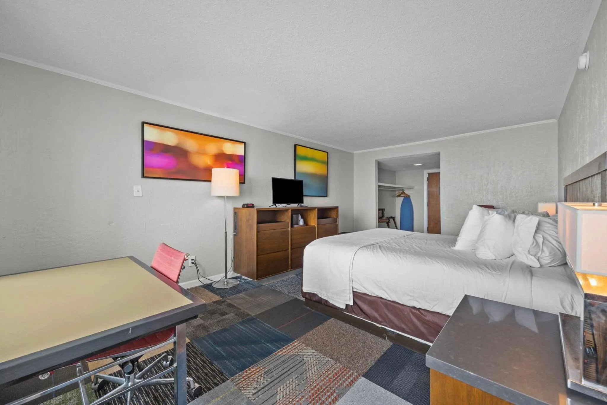 Bedroom, Bed in Oasis Hotel