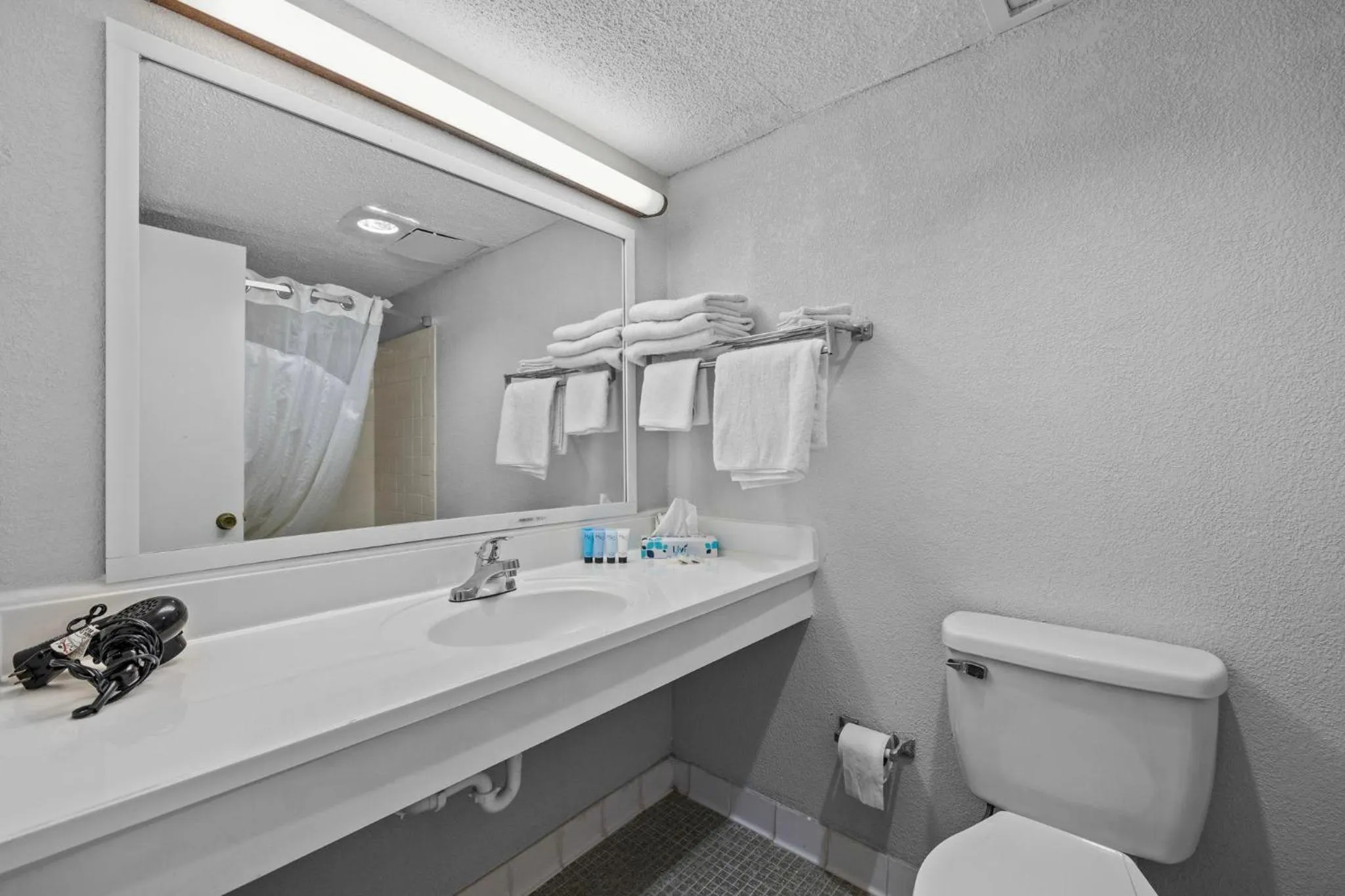 Bathroom in Oasis Hotel