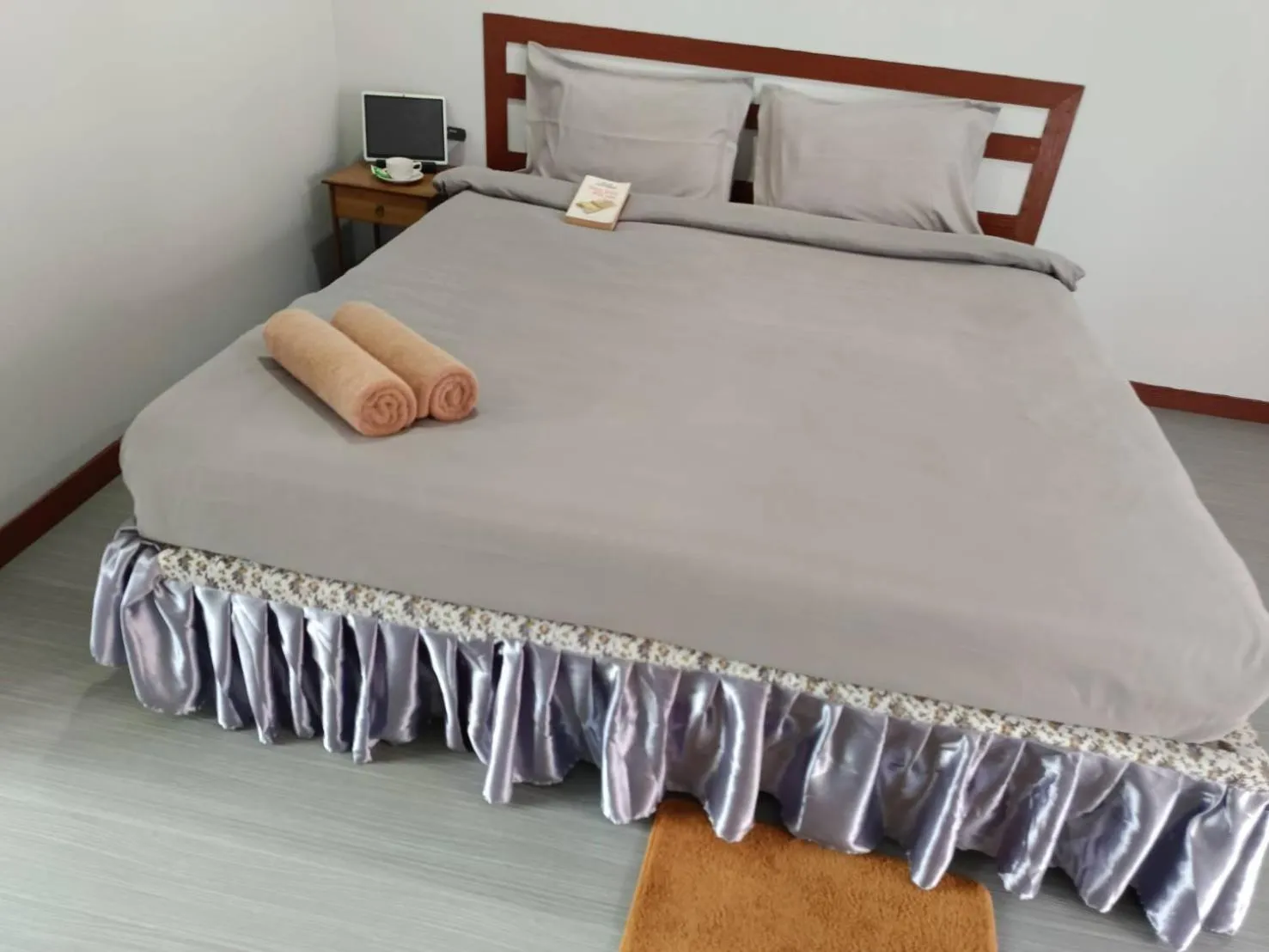 Bed in Lovely Paradise Phangan Hotel