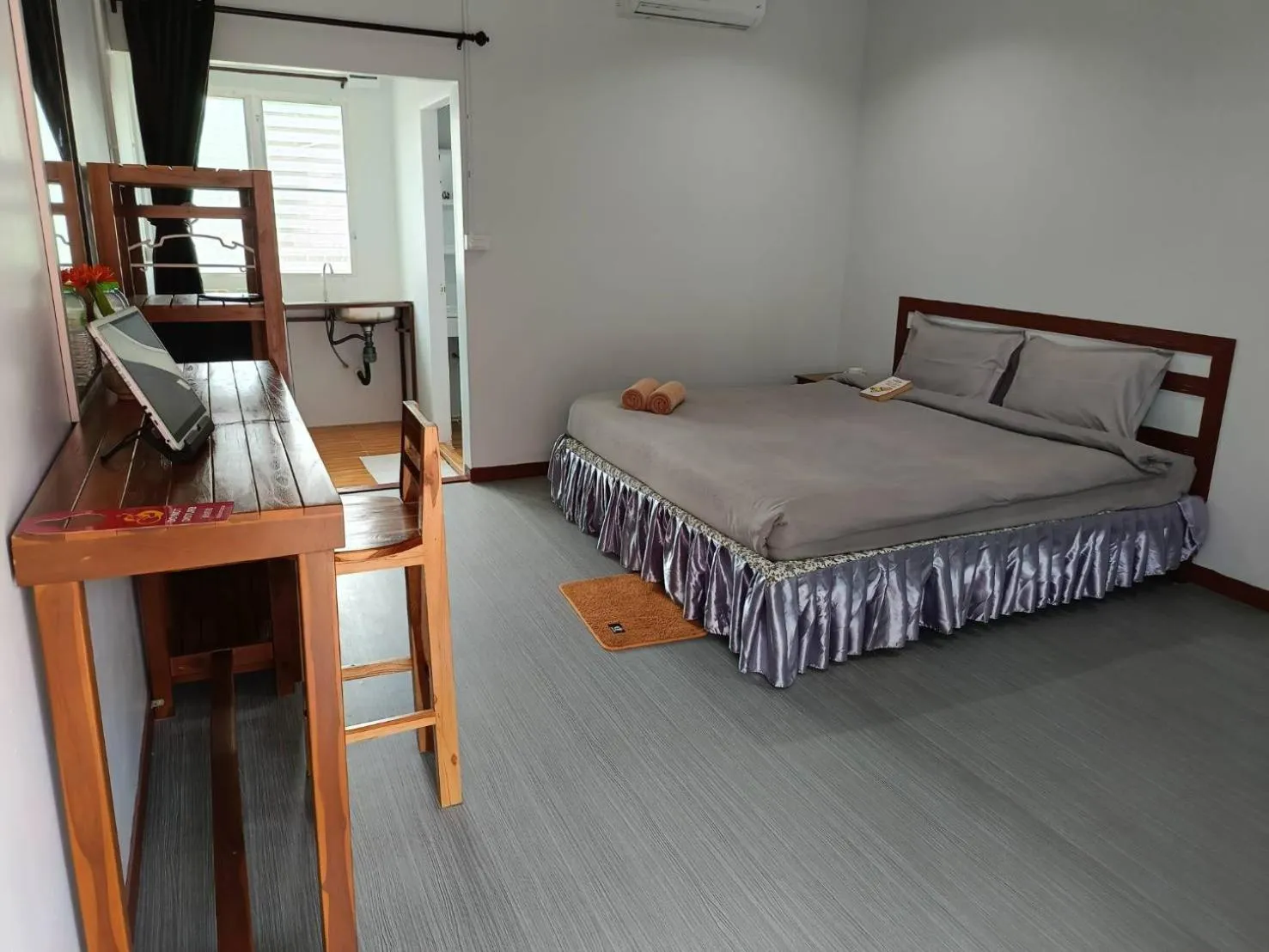 Bed in Lovely Paradise Phangan Hotel