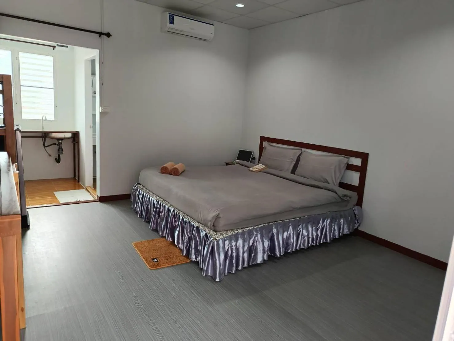 Bed in Lovely Paradise Phangan Hotel