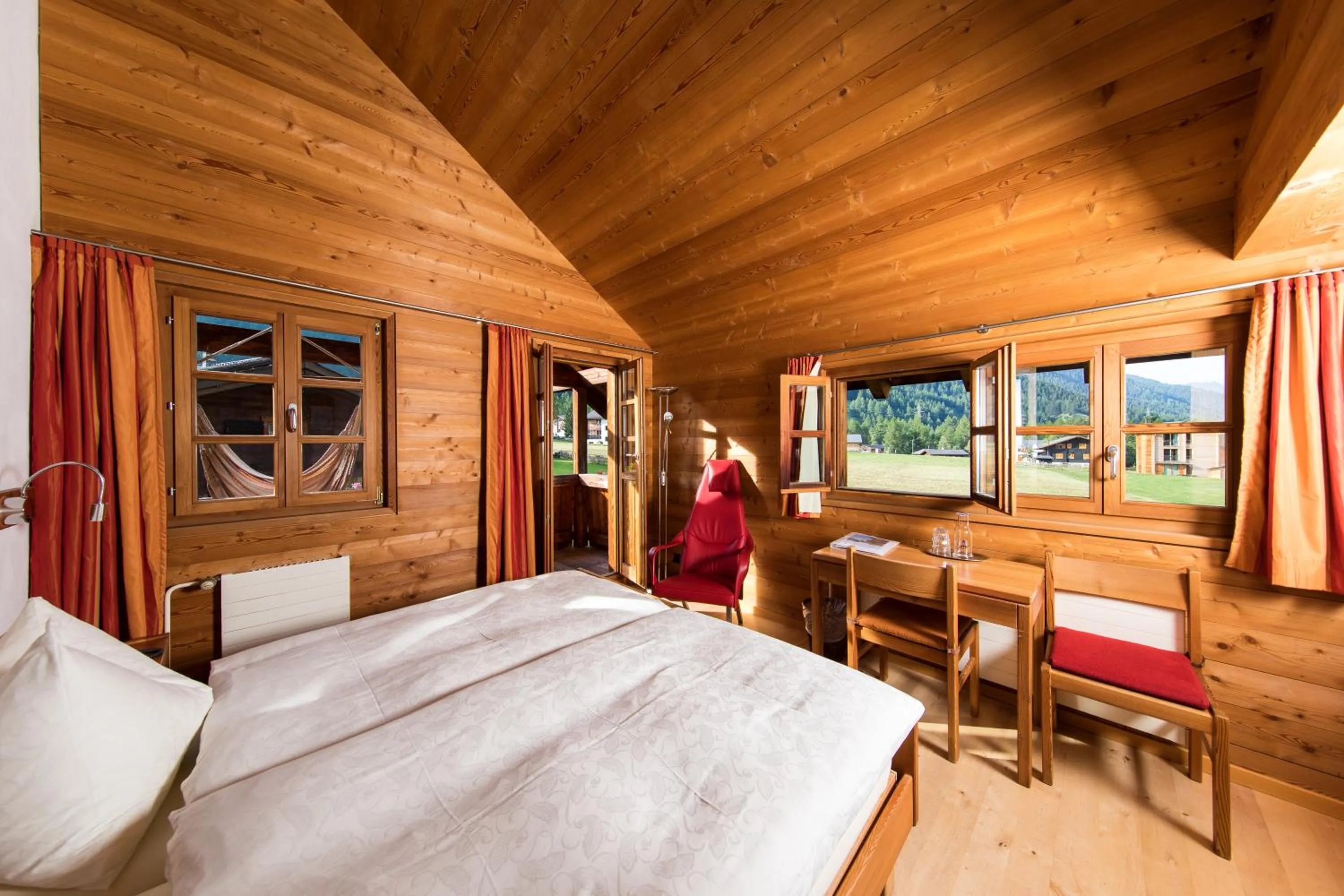 Photo of the whole room, Bed in Hotel Glocke
