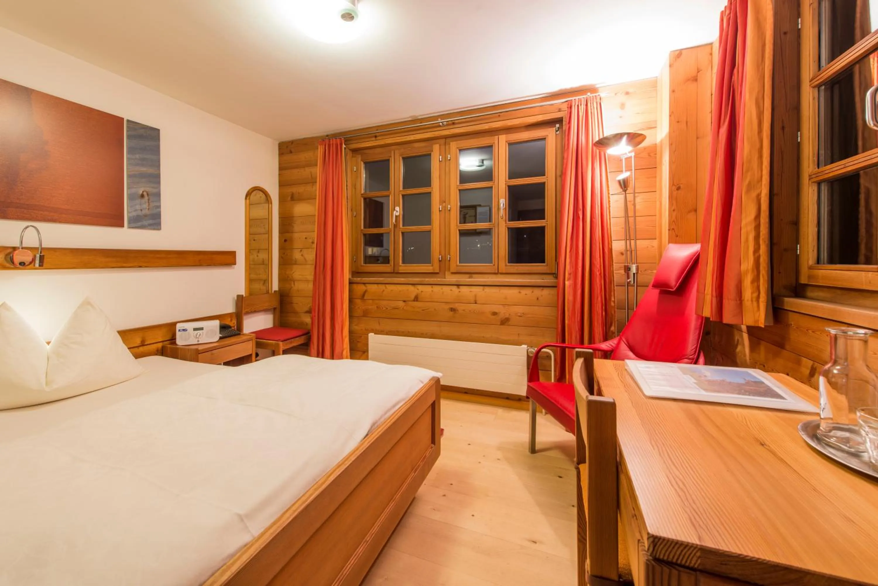 Photo of the whole room, Bed in Hotel Glocke