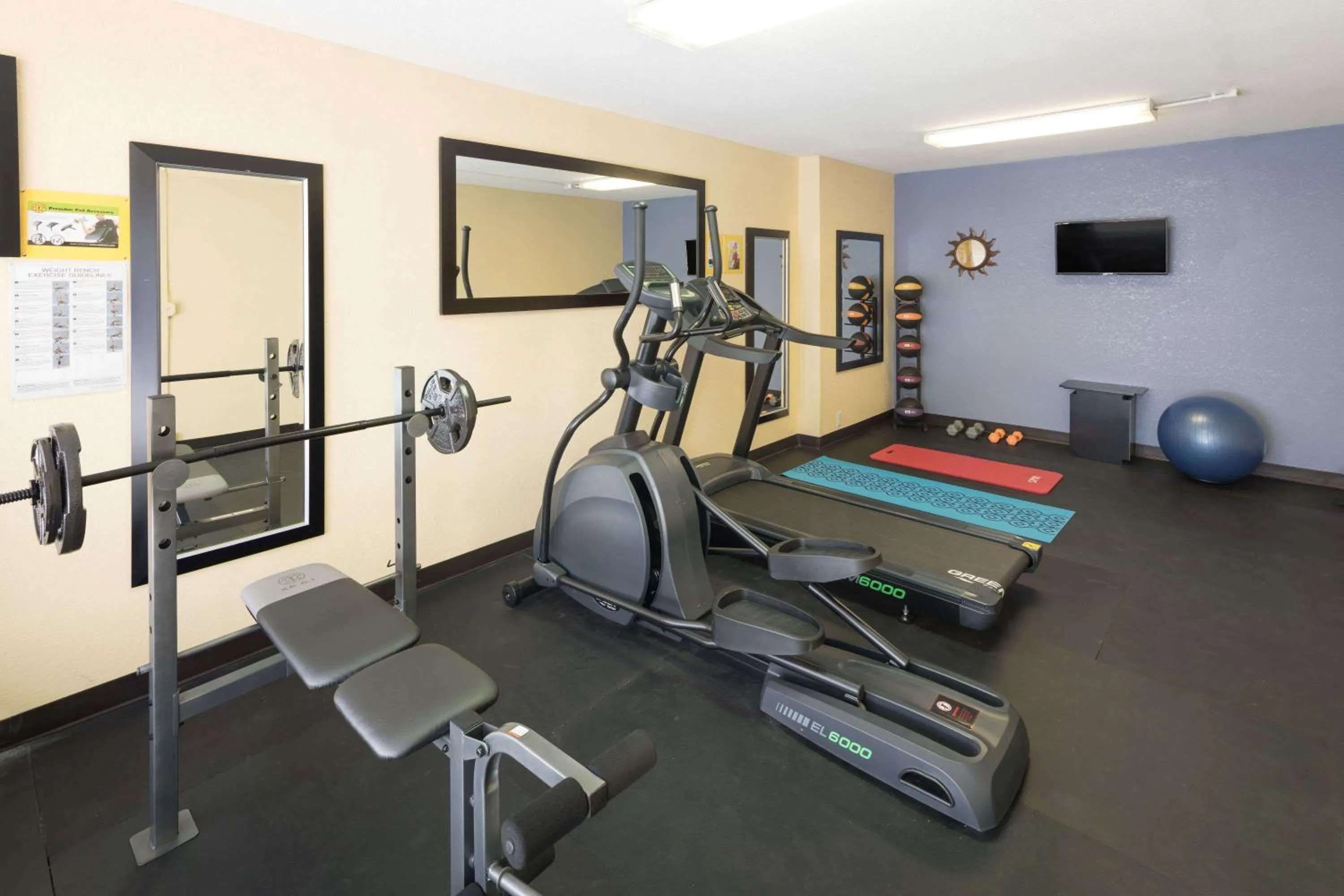 Fitness centre/facilities in Days Inn by Wyndham Madison
