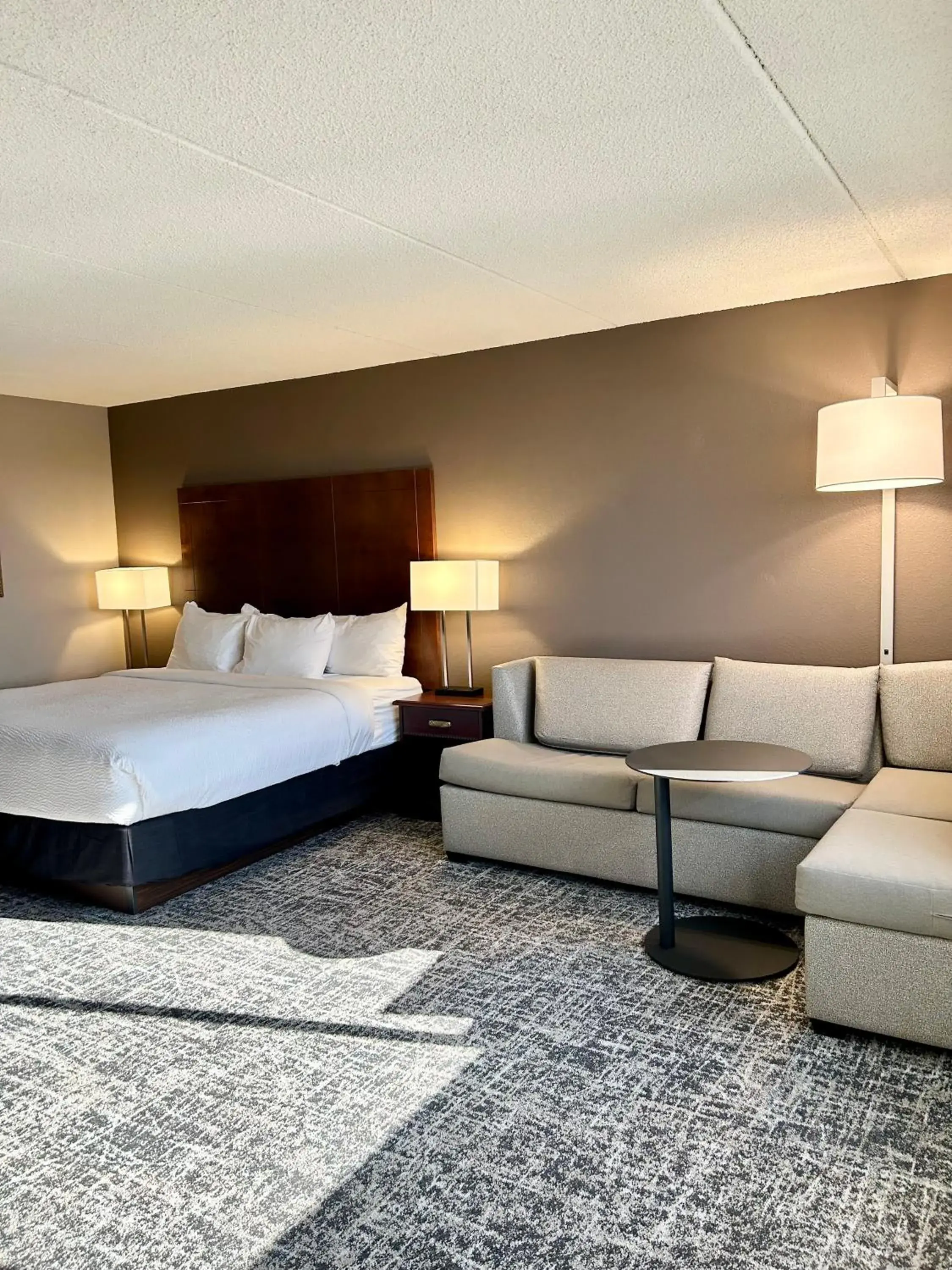 Deluxe King Suite - Non-Smoking in Best Western Plus Kelly Inn Deluxe King Suite - Non-Smoking in Best Western Plus Kelly Inn