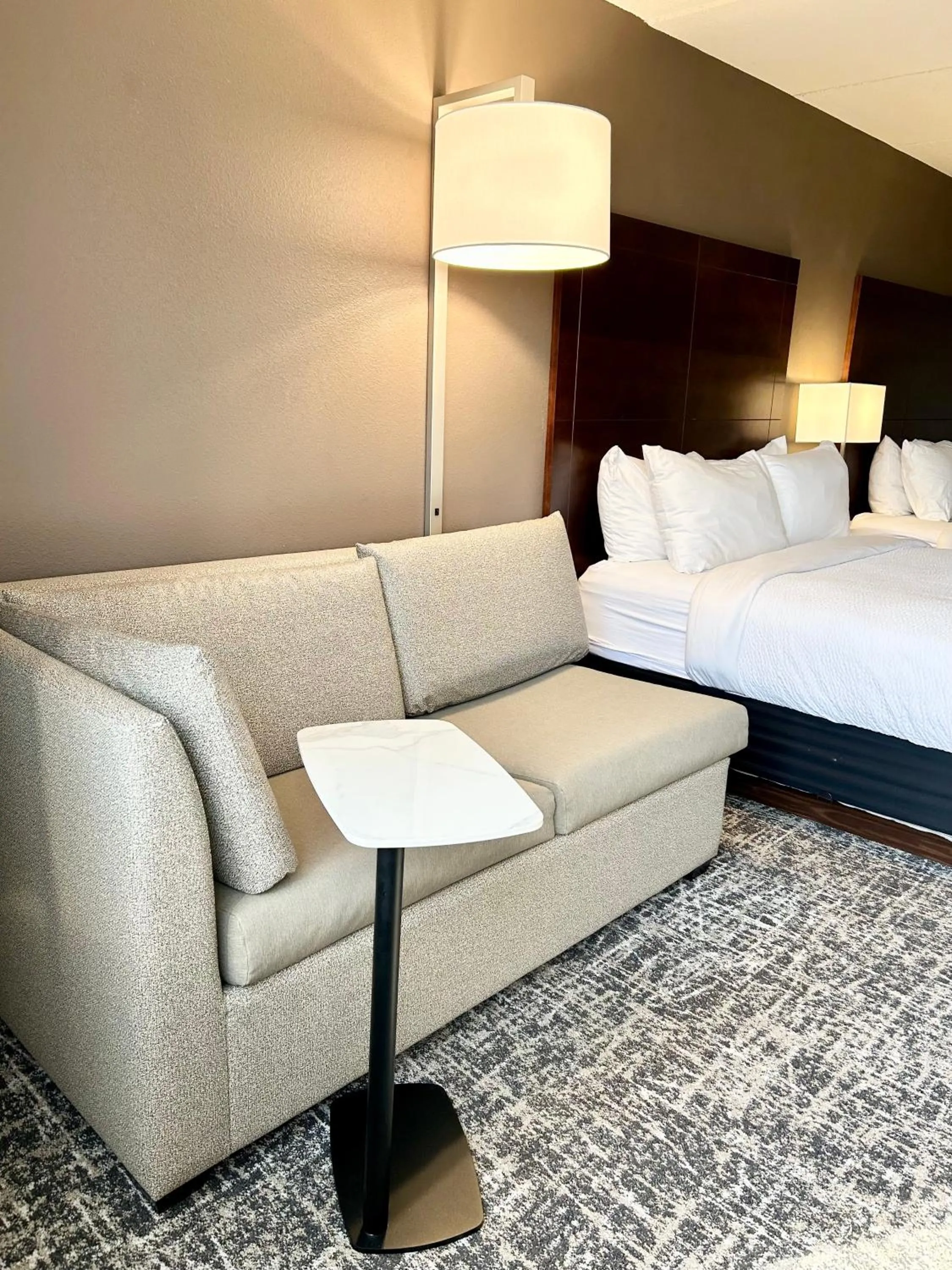 Bed in Best Western Plus Kelly Inn