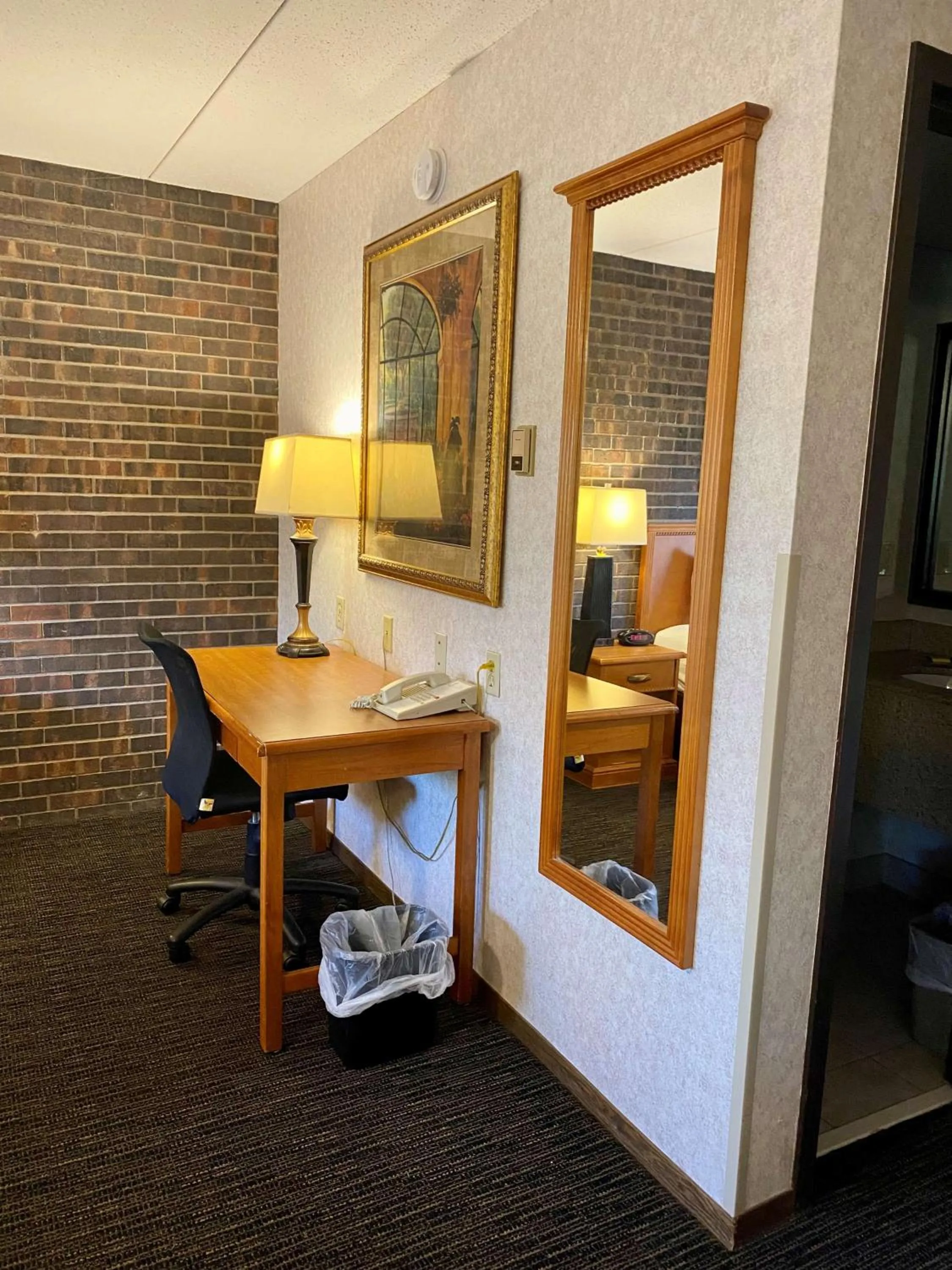 Bedroom in Best Western Plus Kelly Inn