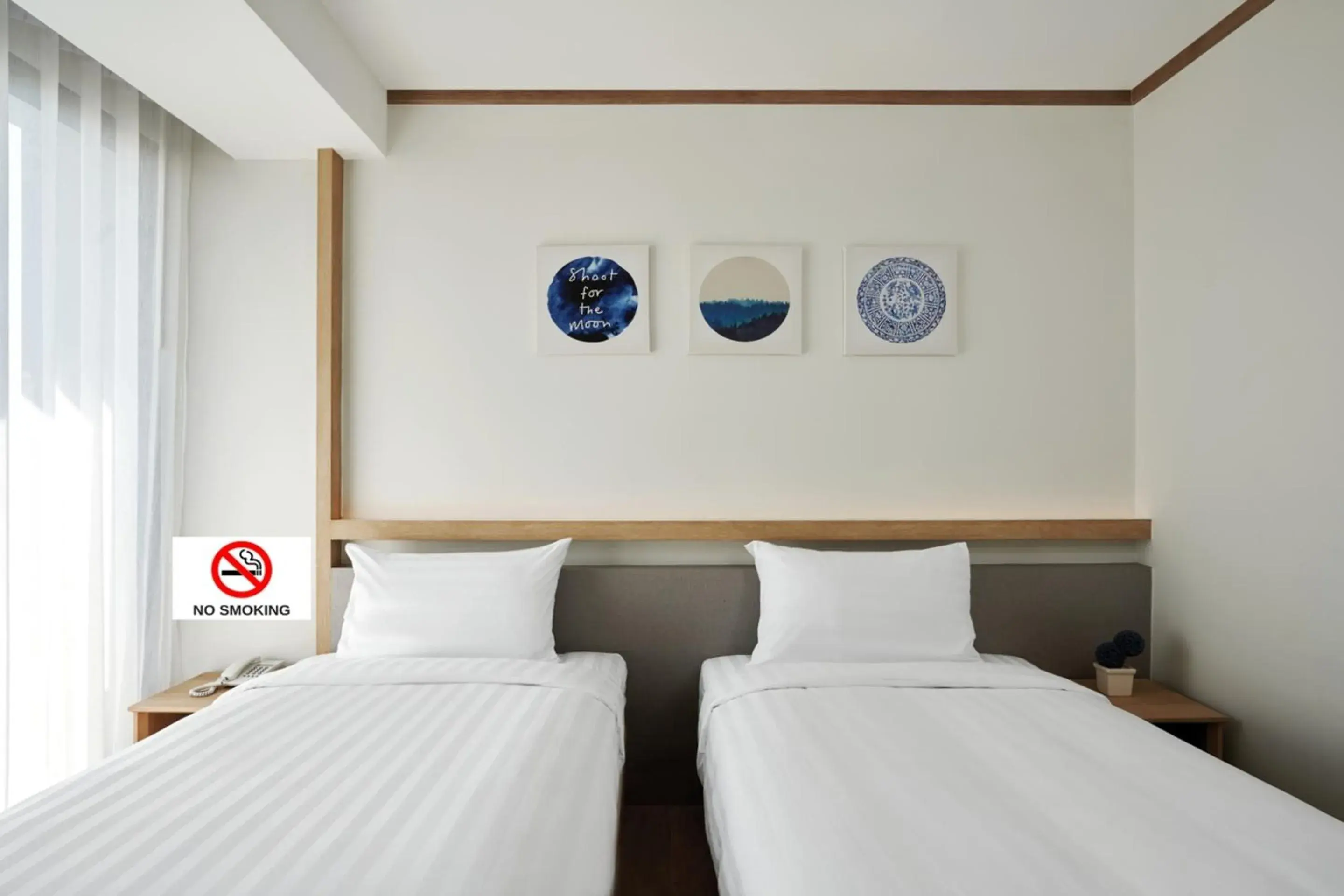 Standard Twin Bathtub Tower 2 in Prom Hotel Standard Twin Bathtub Tower 2 in Prom Hotel