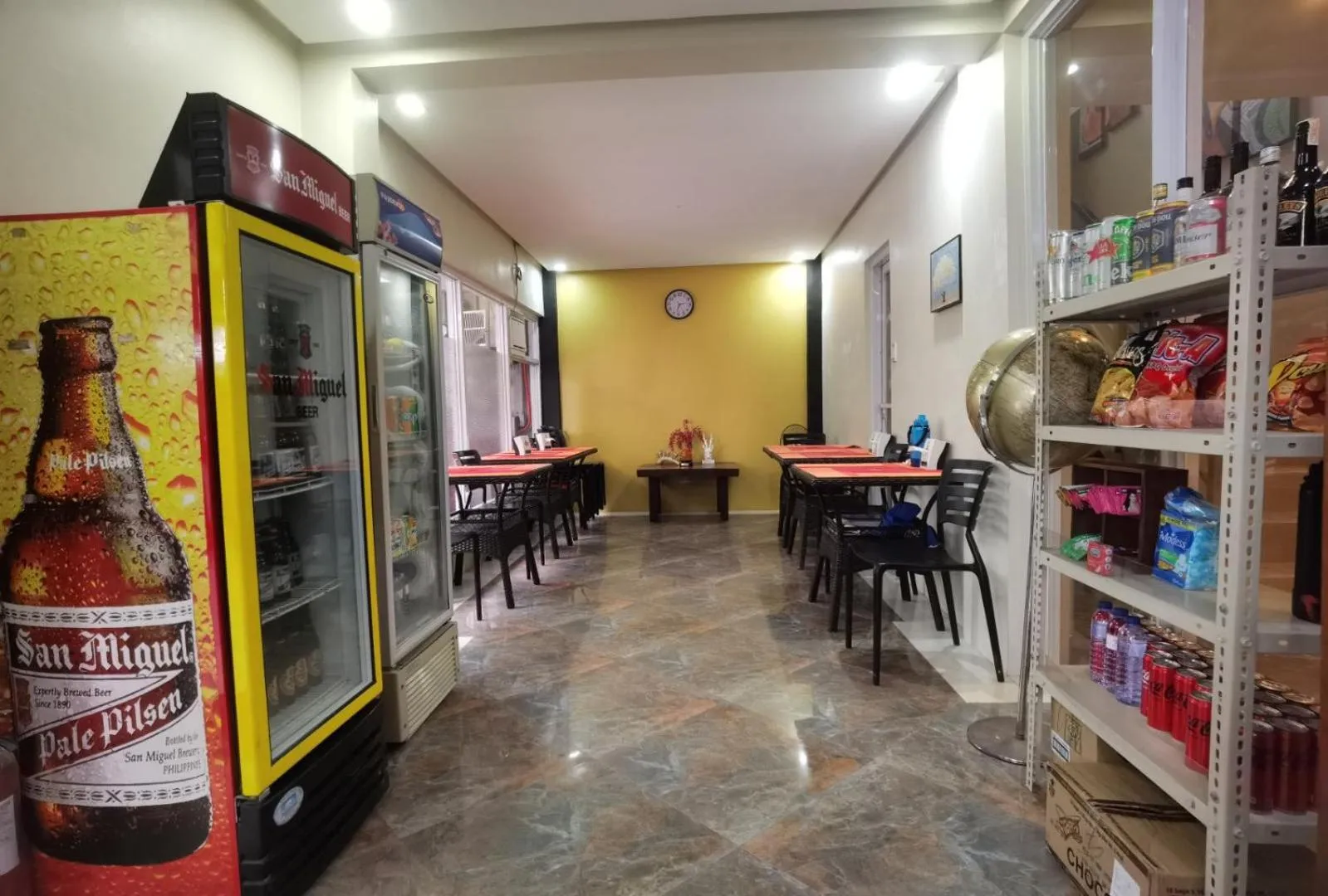 Food and drinks in Sunny Day Residences Cainta