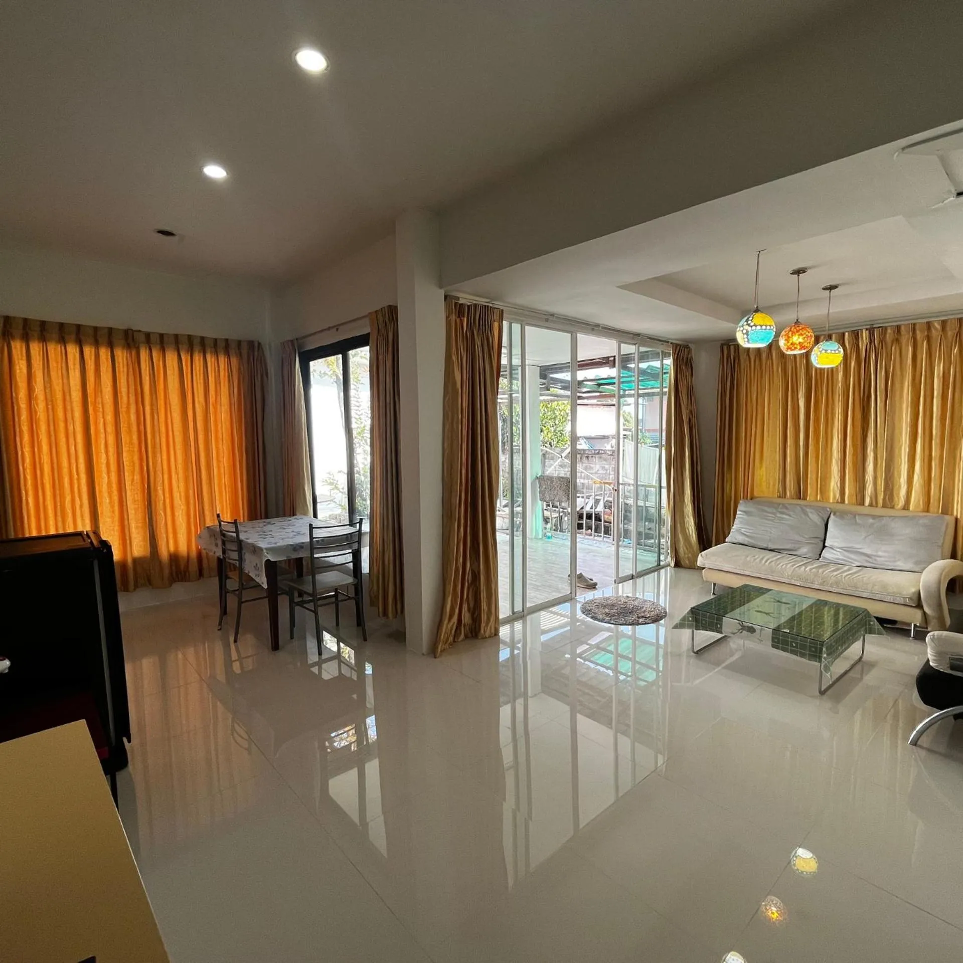 บ้านพักสิริ มุกดาหาร (Baan Siri Mukdahan)