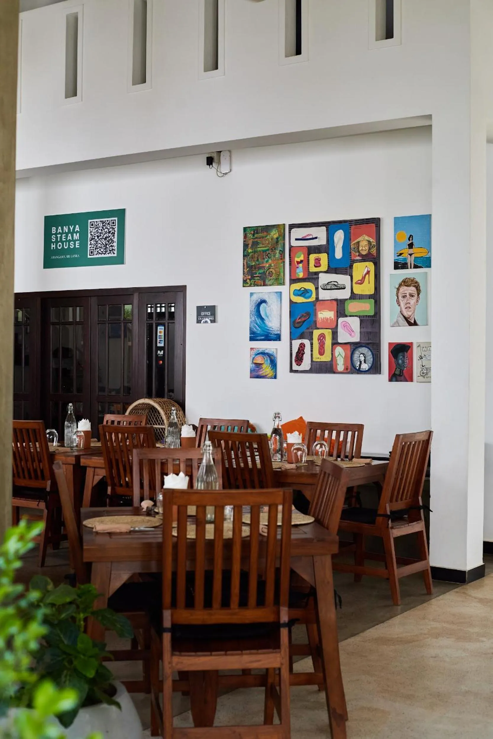 Restaurant/places to eat in Lum Residence