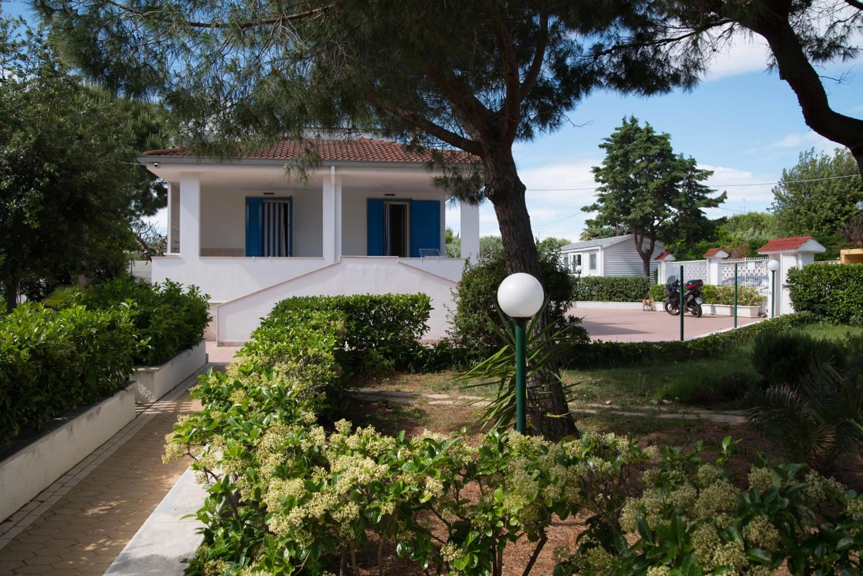 Property building in Villa Lara