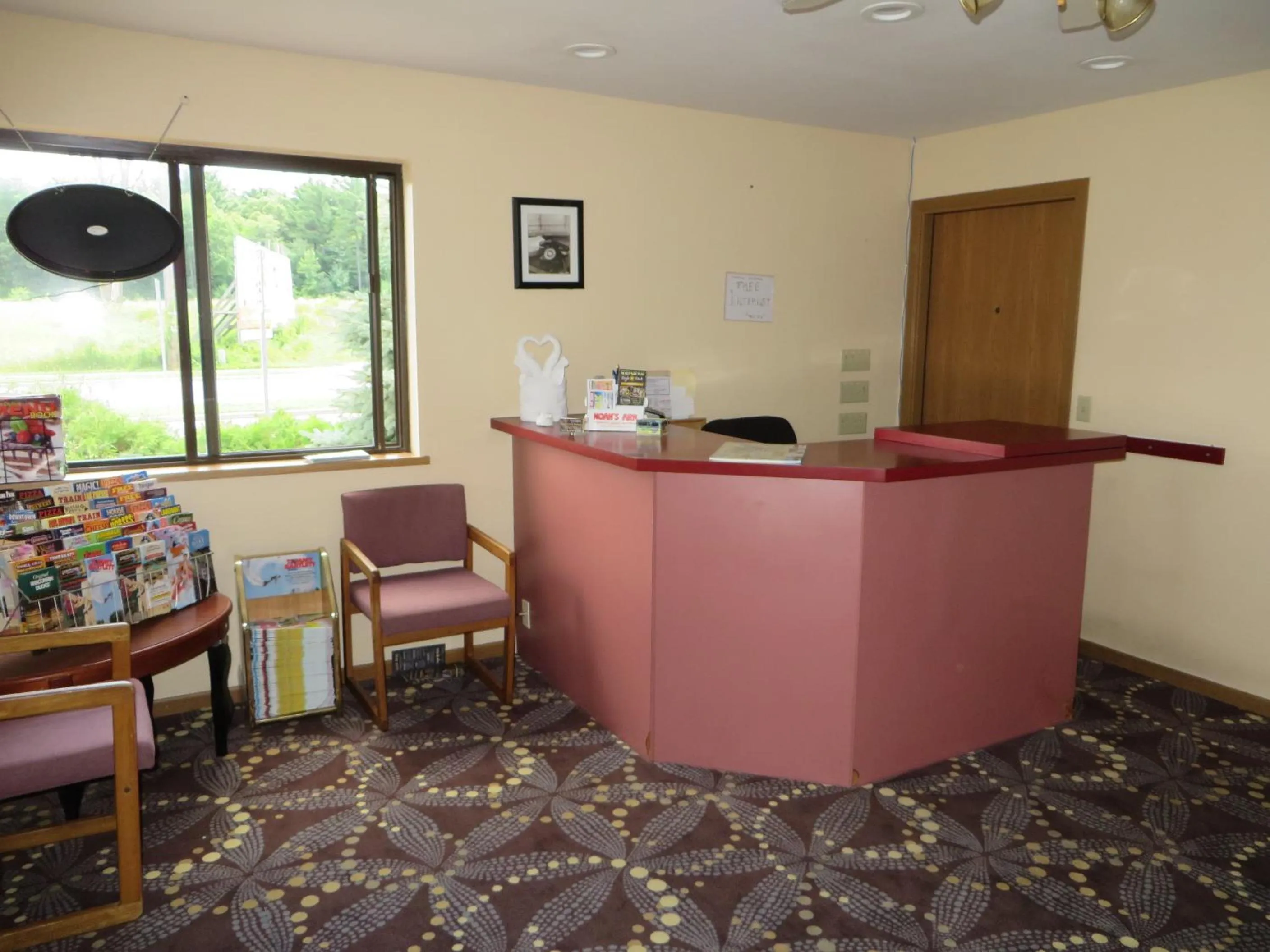 Lobby or reception in Malibu Inn