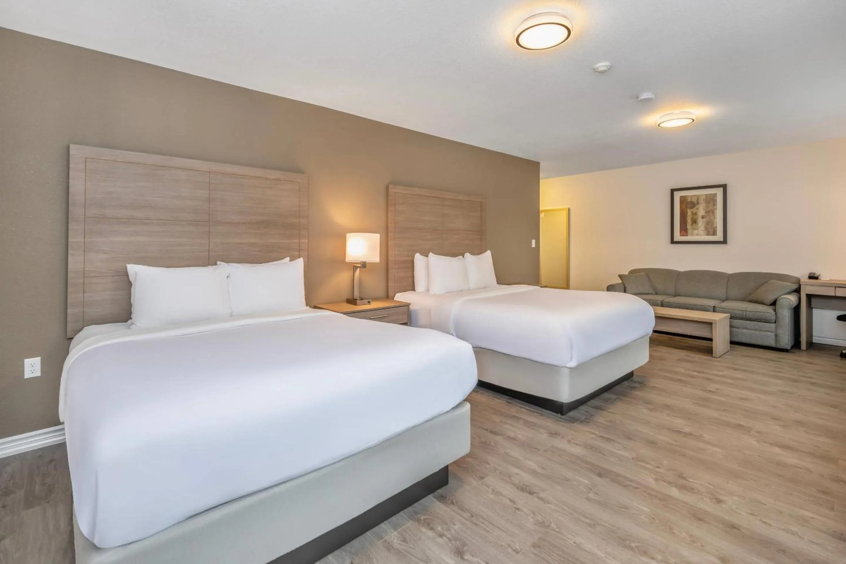 Bedroom, Bed in Comfort Inn & Suites Thousand Islands Harbour District