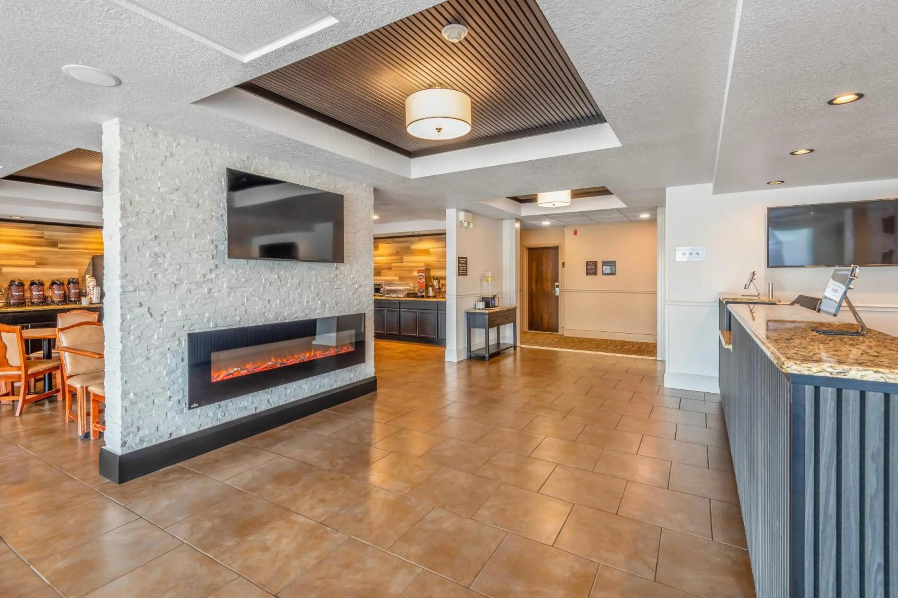 Lobby or reception in Comfort Inn & Suites Thousand Islands Harbour District