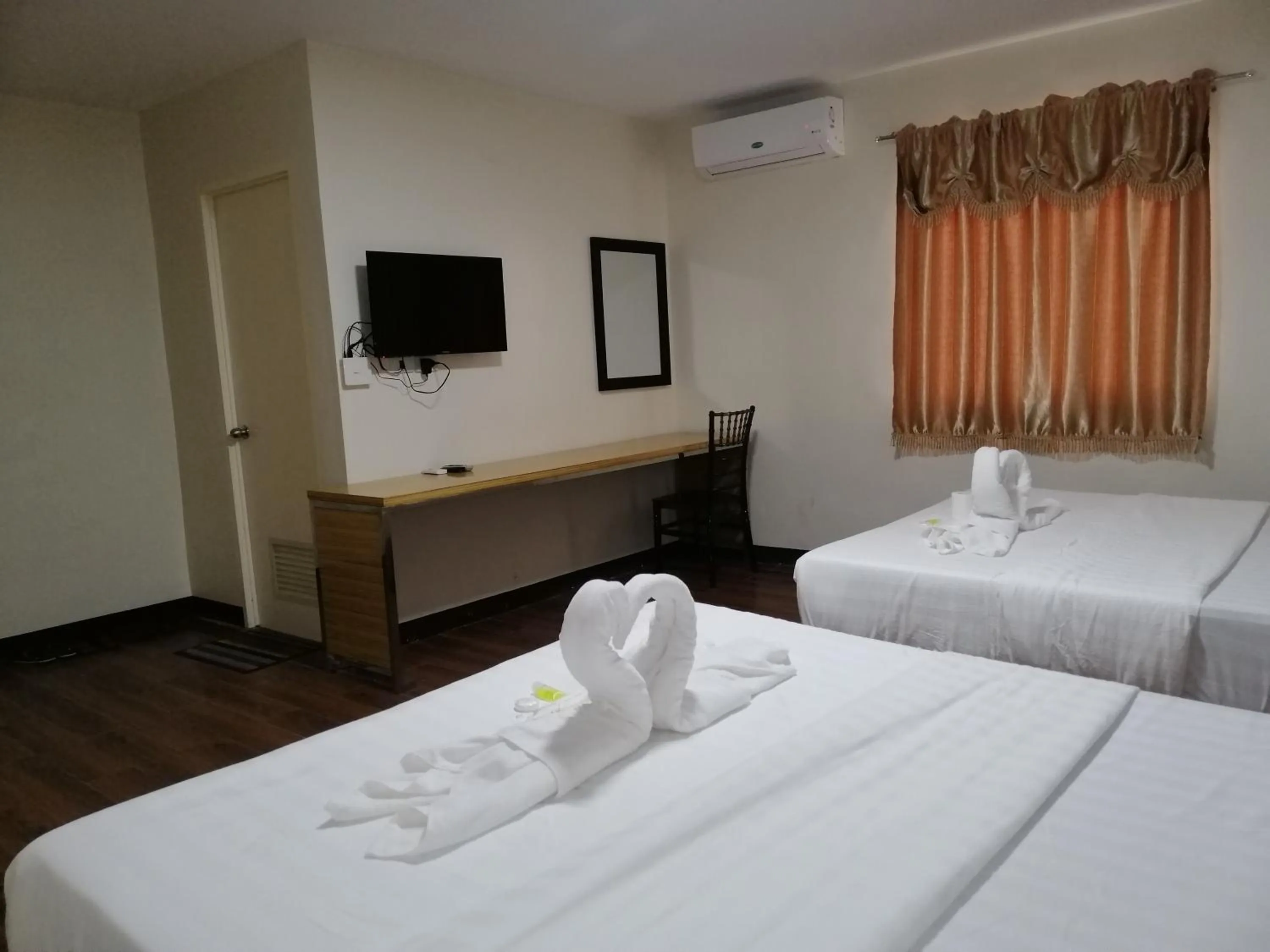 Bedroom, Bed in Meaco Royal Hotel - Biñan Laguna
