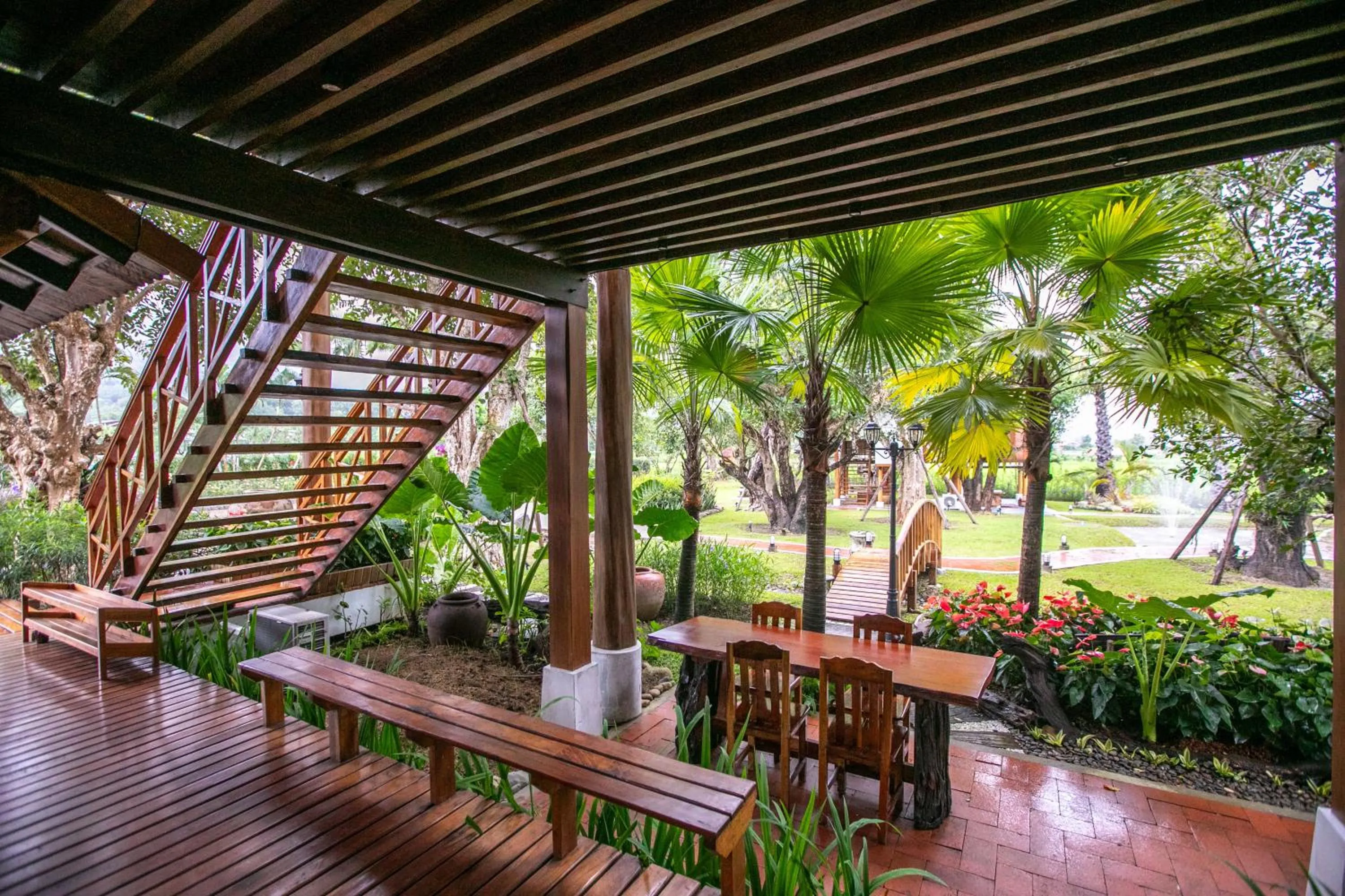 Restaurant/places to eat in Saksila Resort