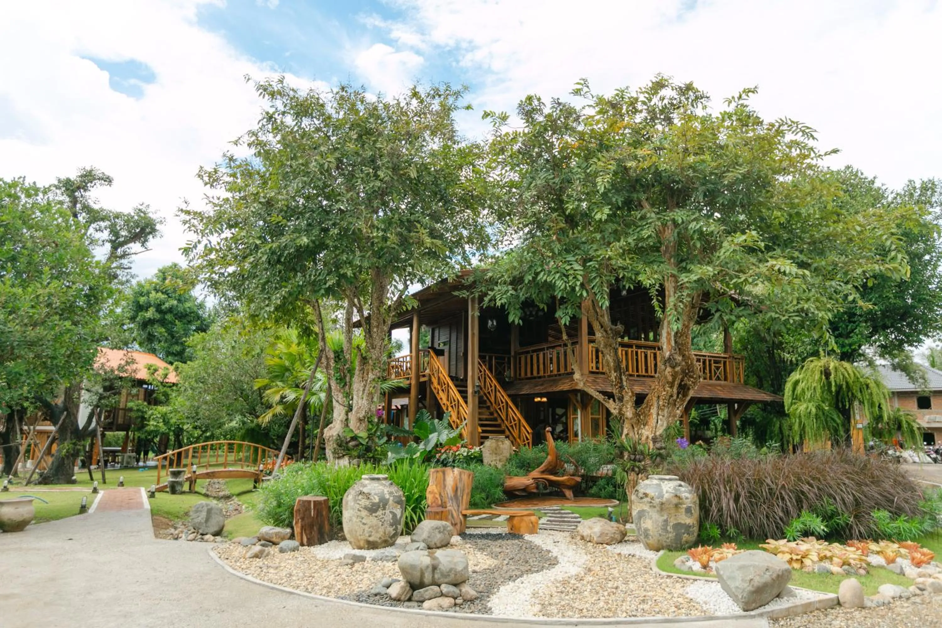 Restaurant/places to eat in Saksila Resort