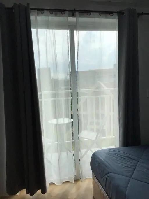 Bed in 6F Balcony View Studio Mesatierra Garden Residences