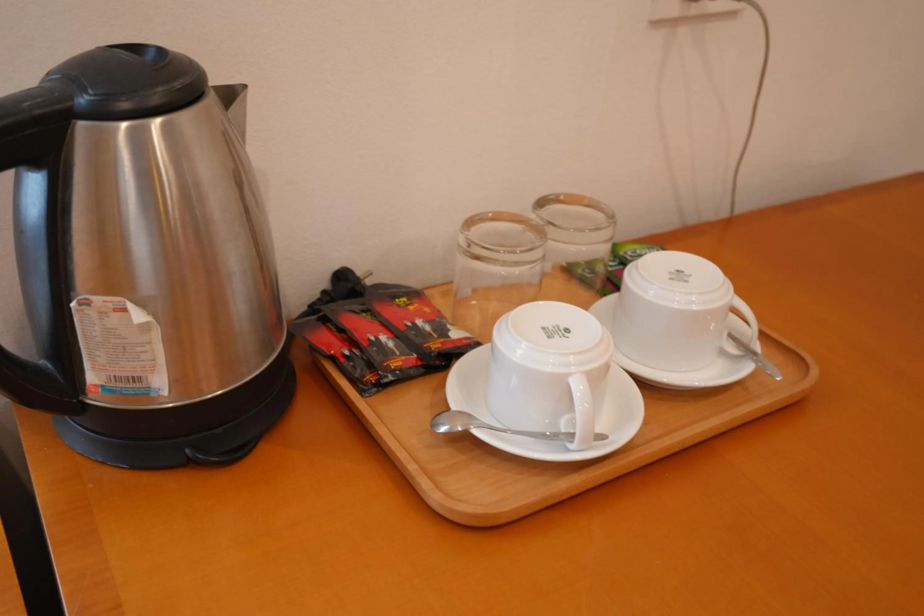 Coffee/tea facilities in Golden Sunshine Villa Hotel and Travel