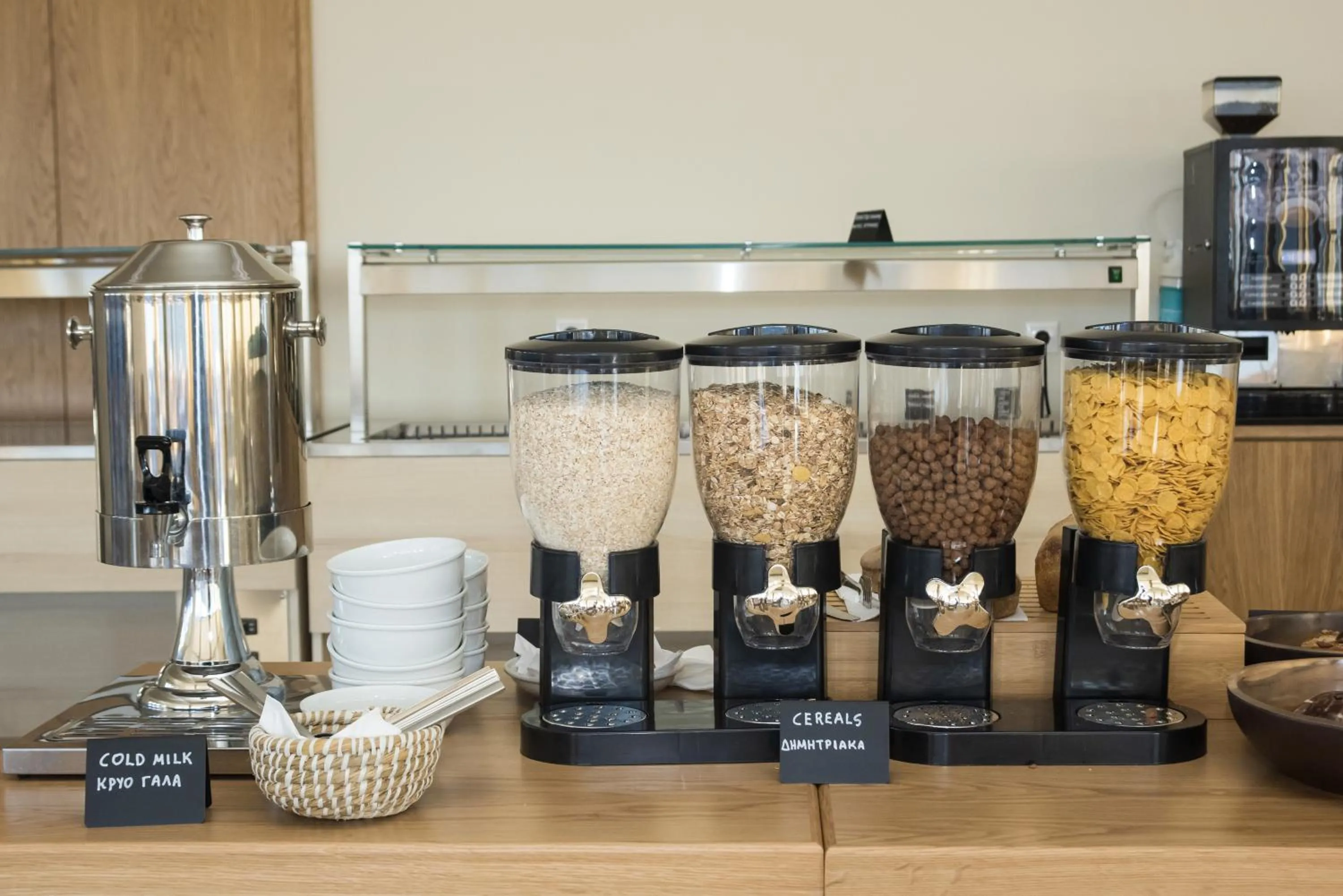 Food and drinks in V Hotel Delphi