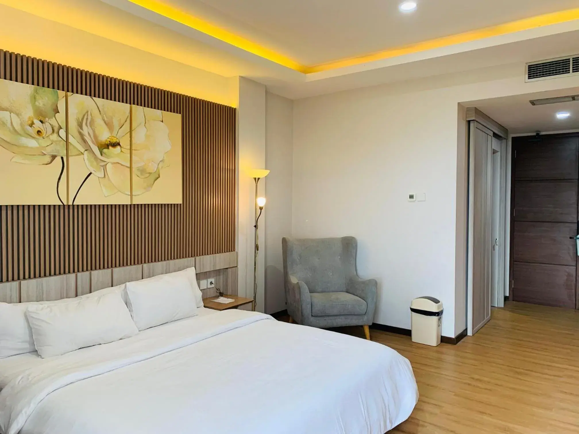 King Room with Pool View in Sinergi Hotel & Villa King Room with Pool View in Sinergi Hotel & Villa