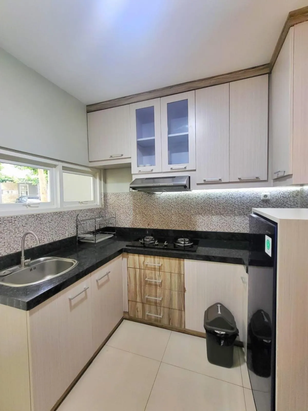 Kitchen or kitchenette in Sinergi Hotel & Villa