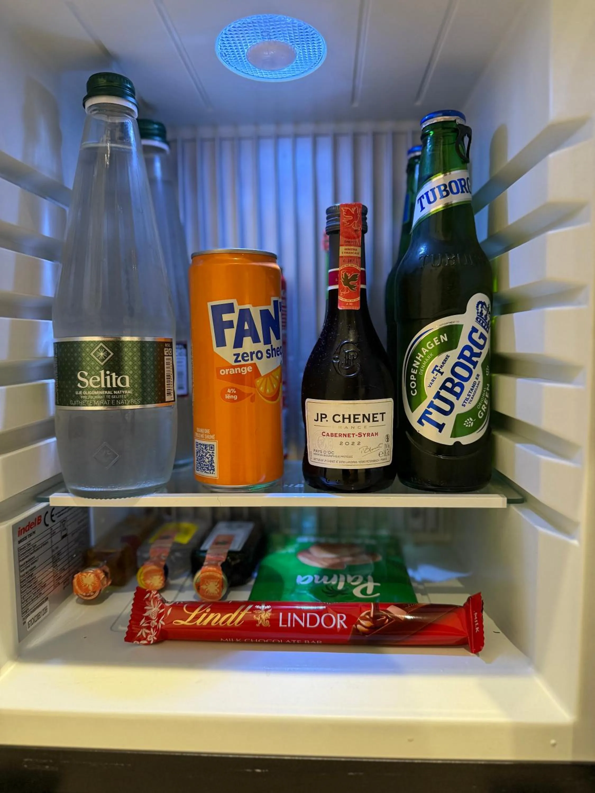 Food and drinks in Central Inn Hotel