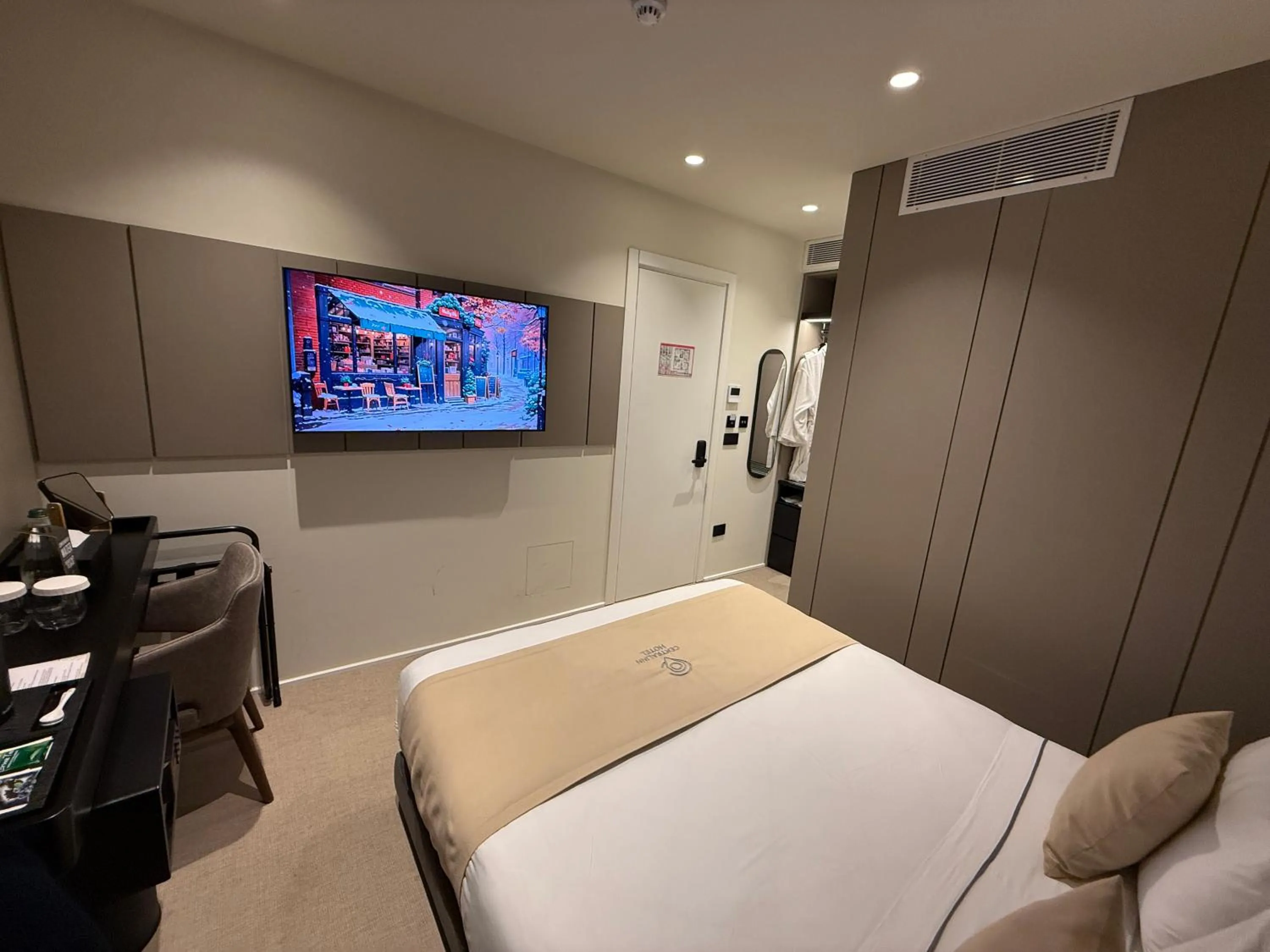 Bed in Central Inn Hotel