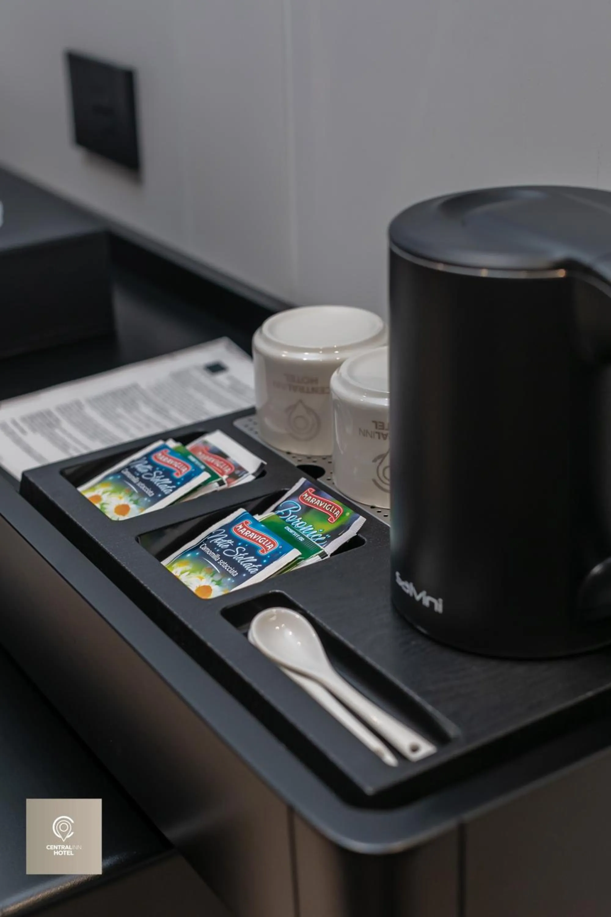 Coffee/tea facilities in Central Inn Hotel