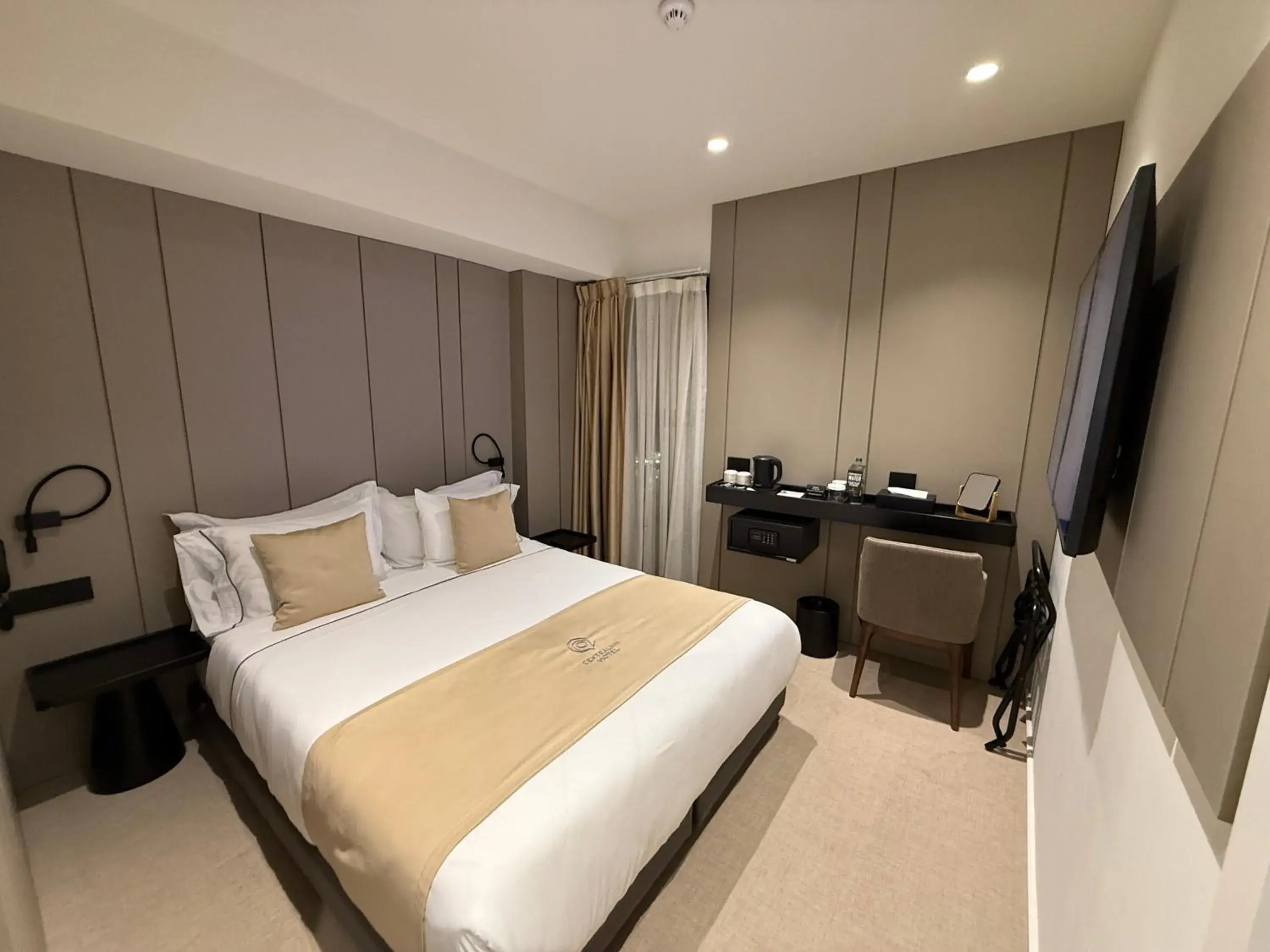 Double Room with Balcony in Central Inn Hotel Double Room with Balcony in Central Inn Hotel