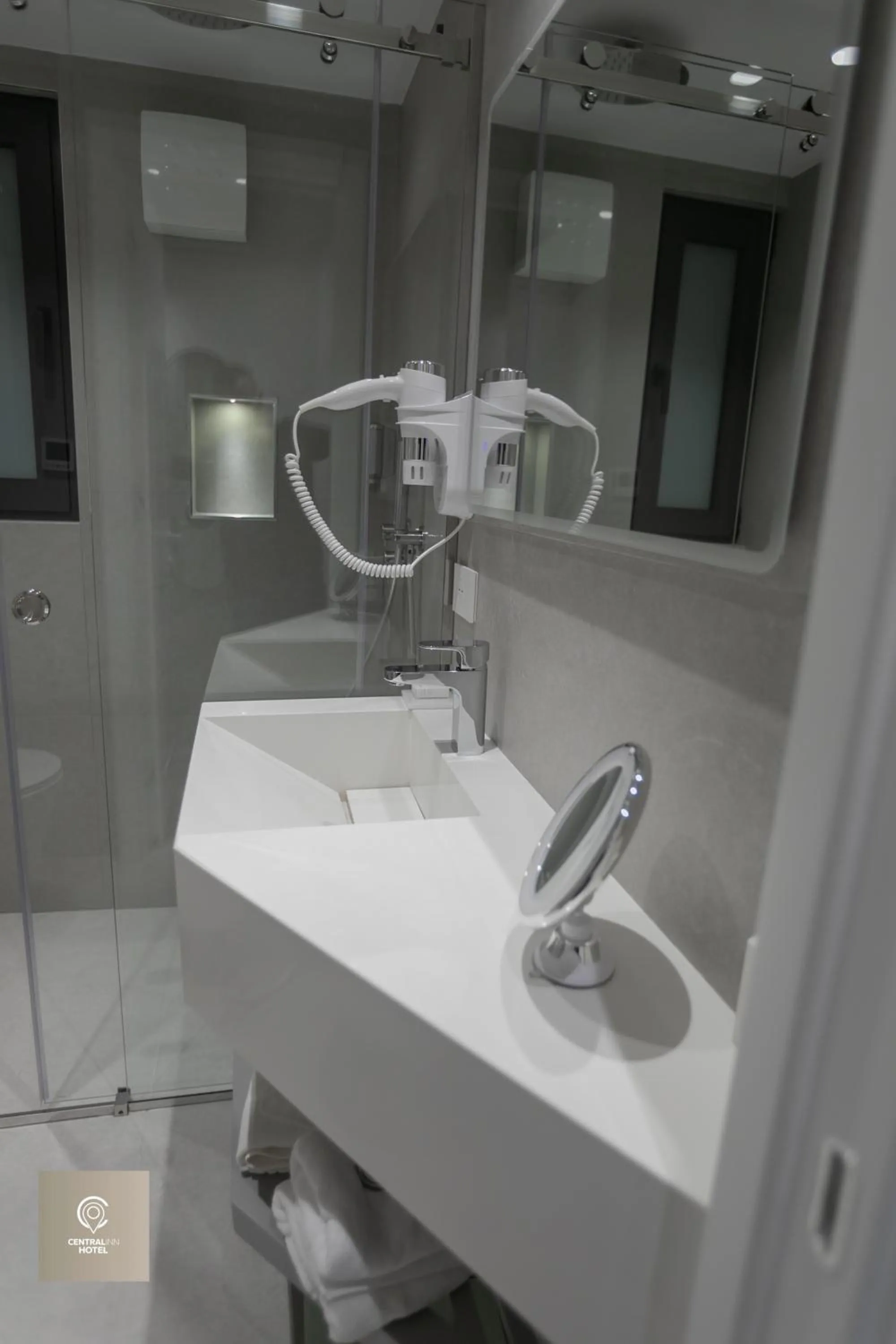 Toilet in Central Inn Hotel