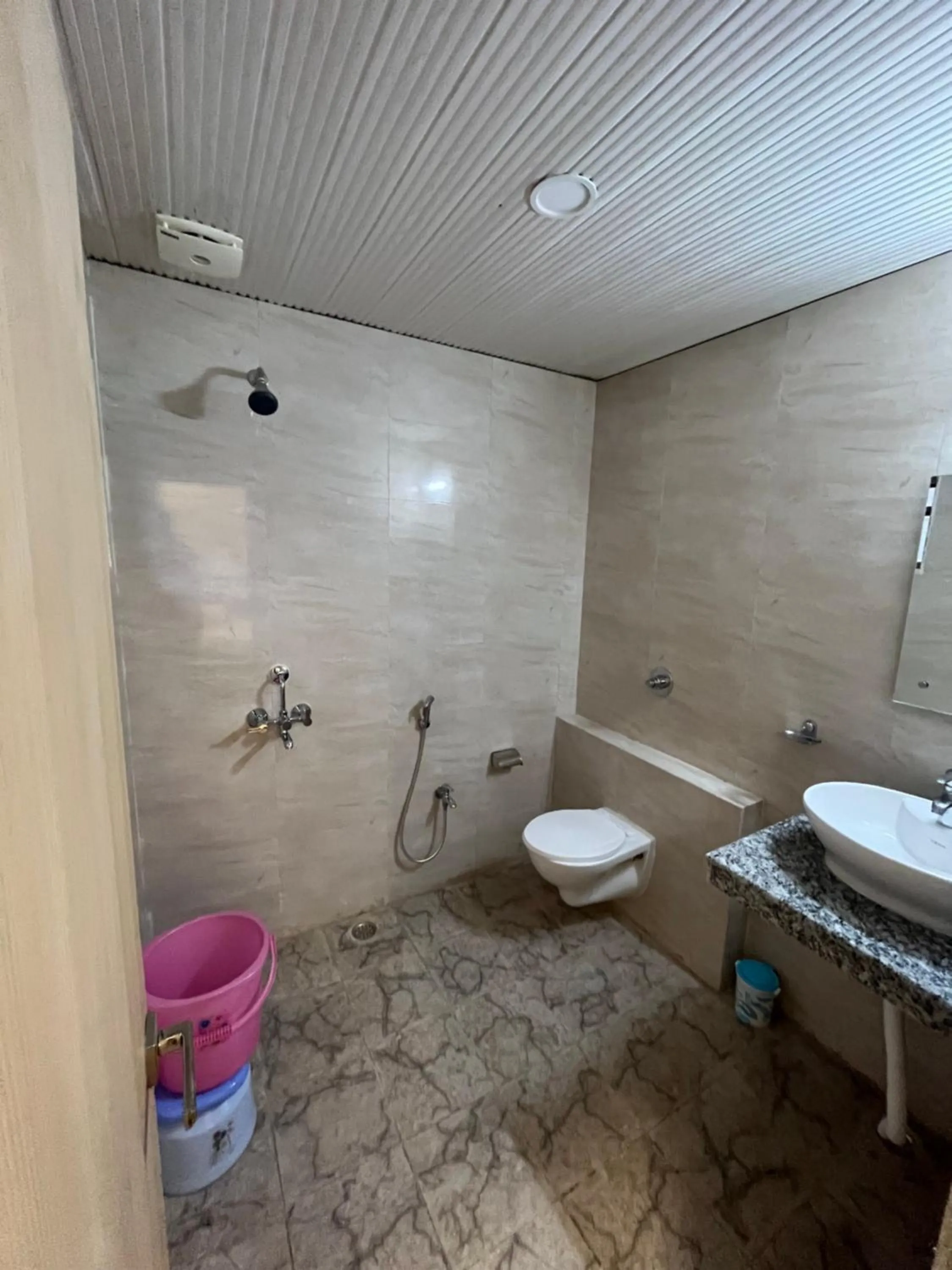 Bathroom in Hotel Pratap Heights