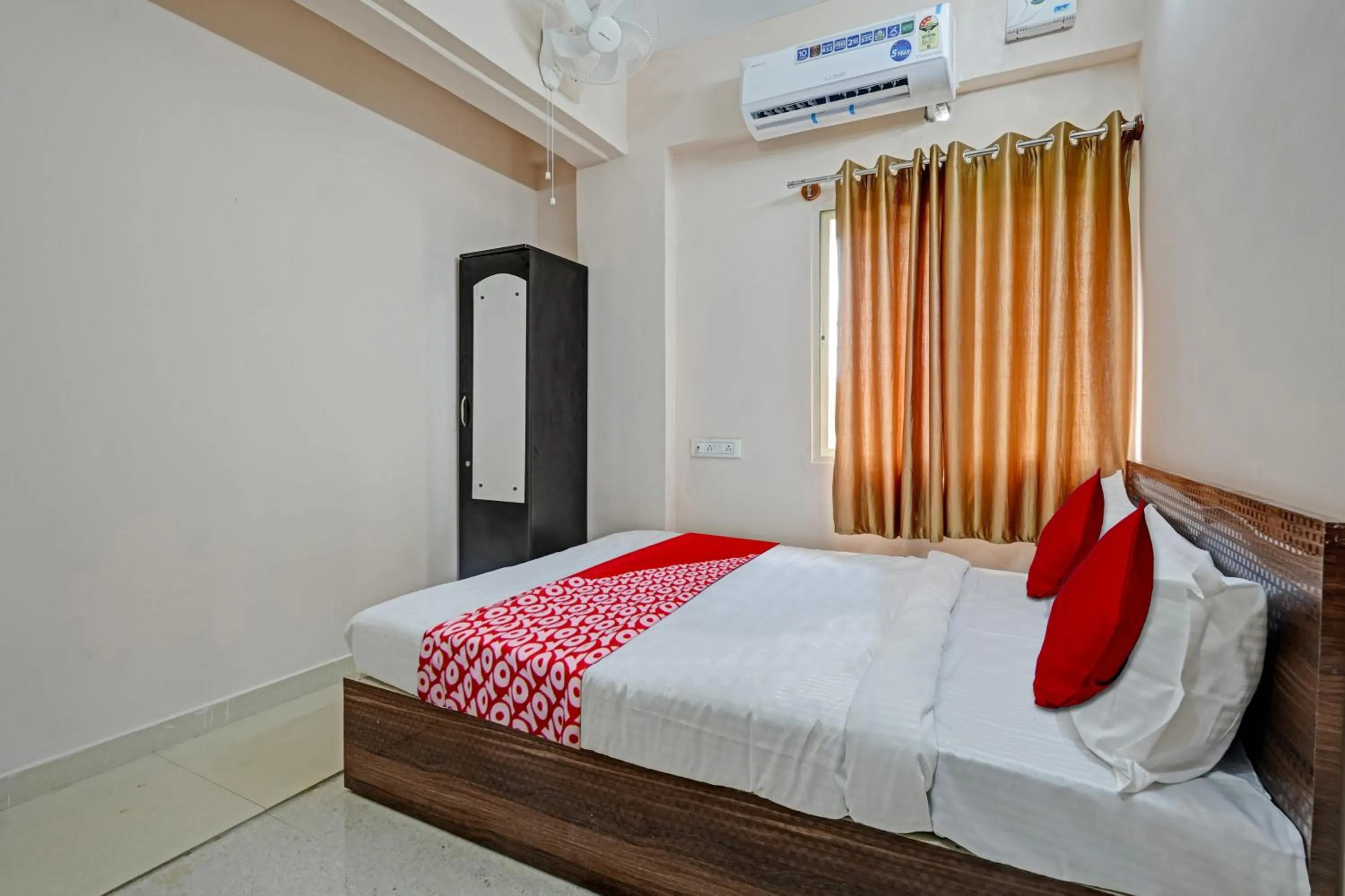 Bedroom, Bed in Hotel O Sri Ranga Boarding & Lodging