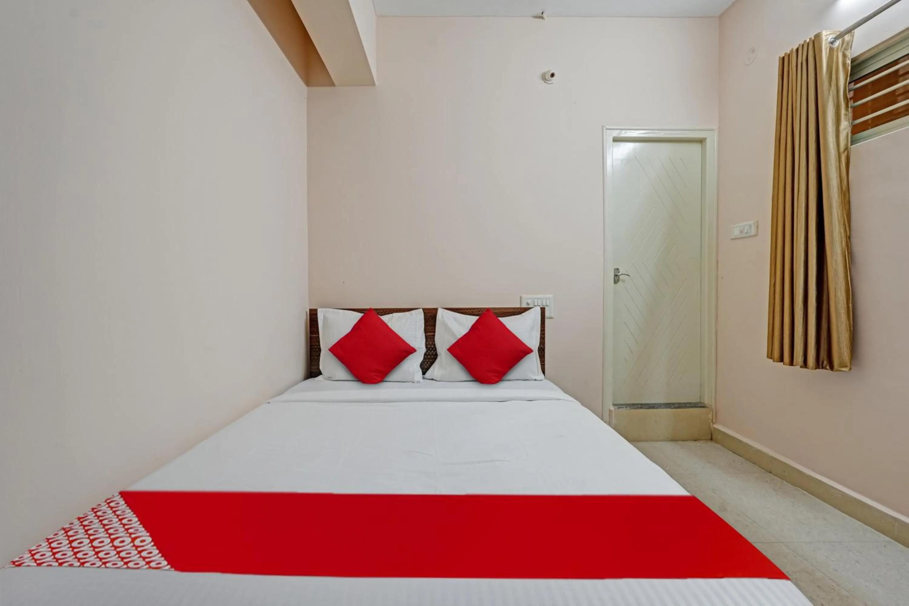 Bedroom, Bed in Hotel O Sri Ranga Boarding & Lodging