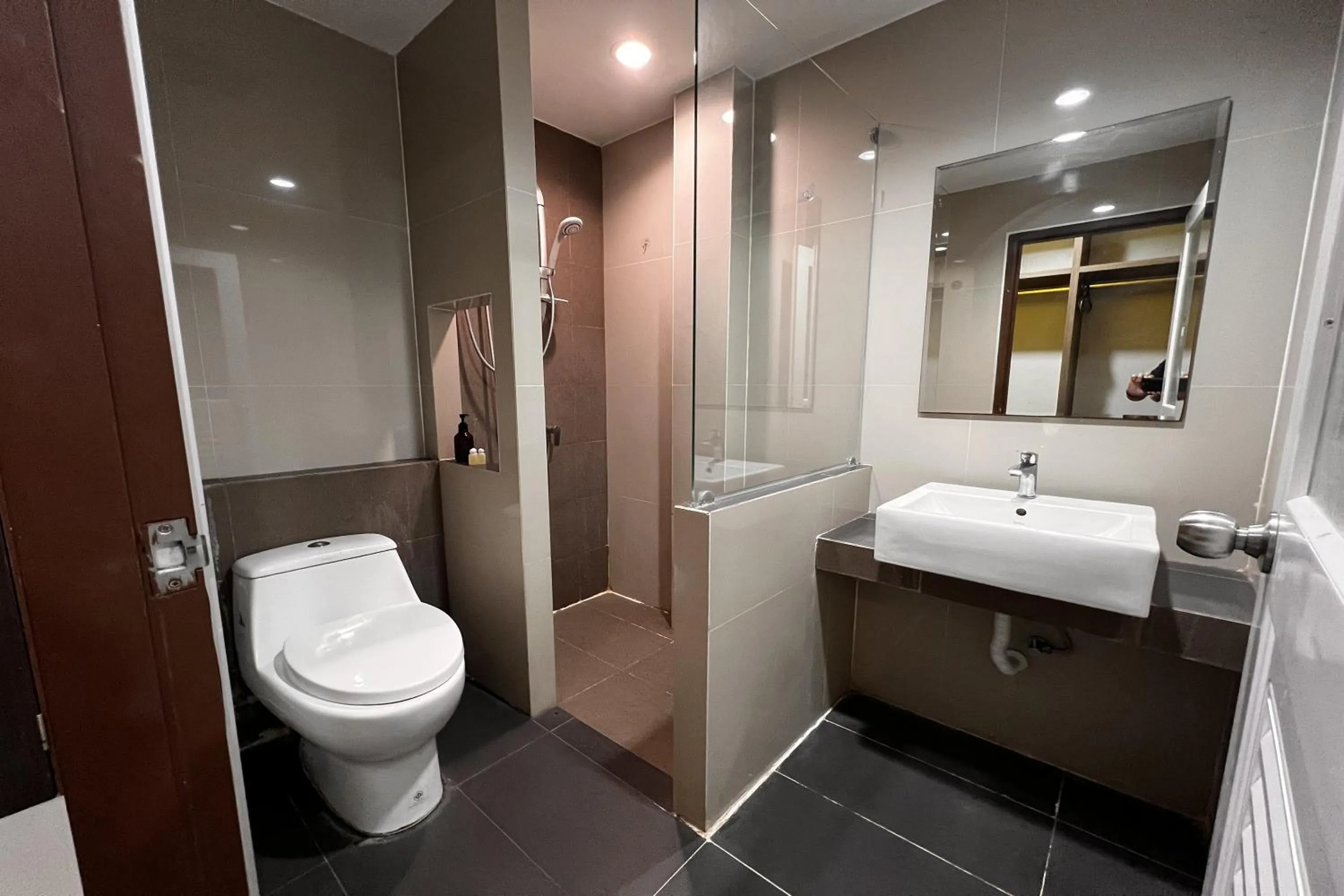 Bathroom in Anh Anh Homestay