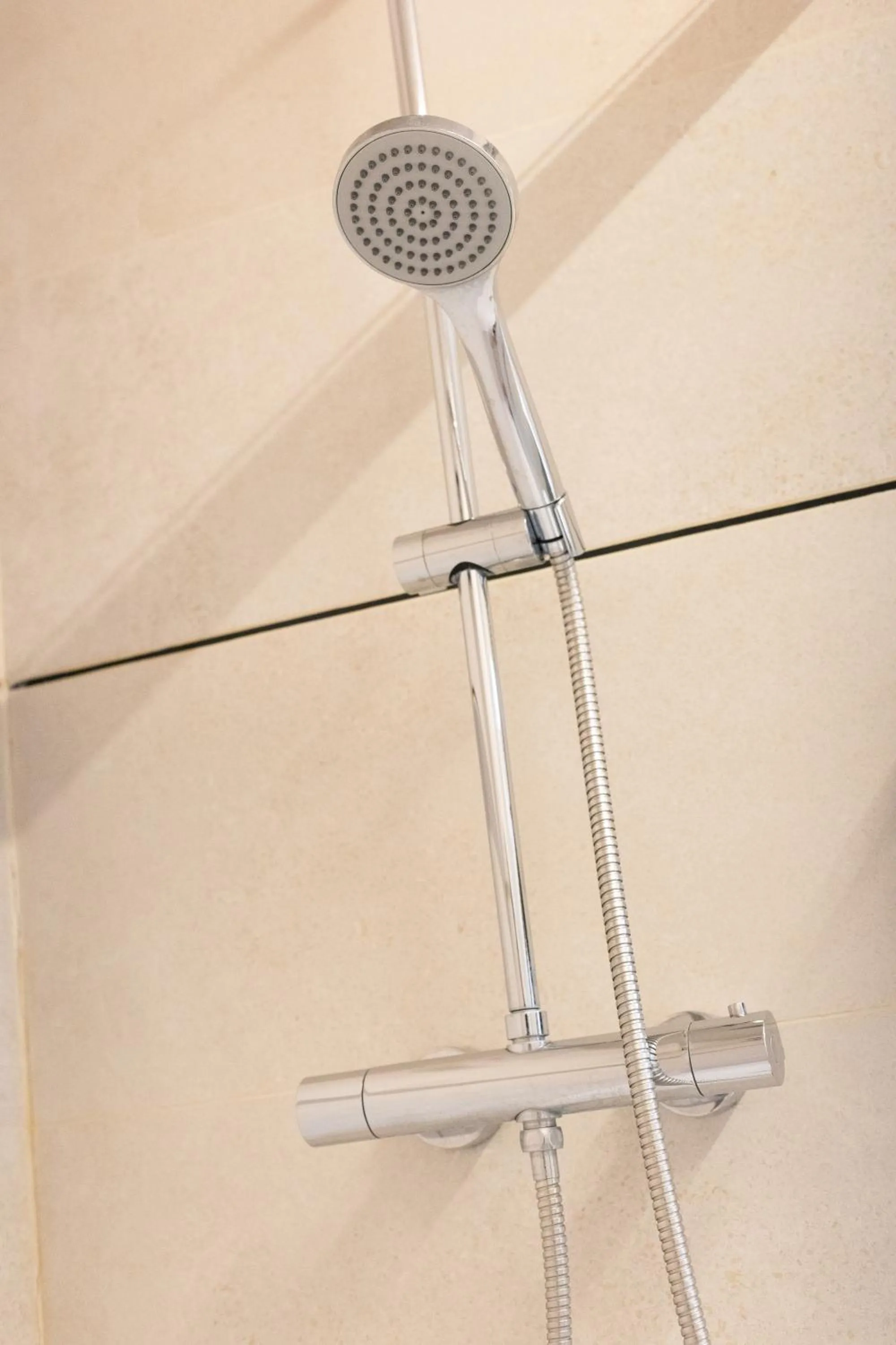 Shower in Dorm4You Arena 2