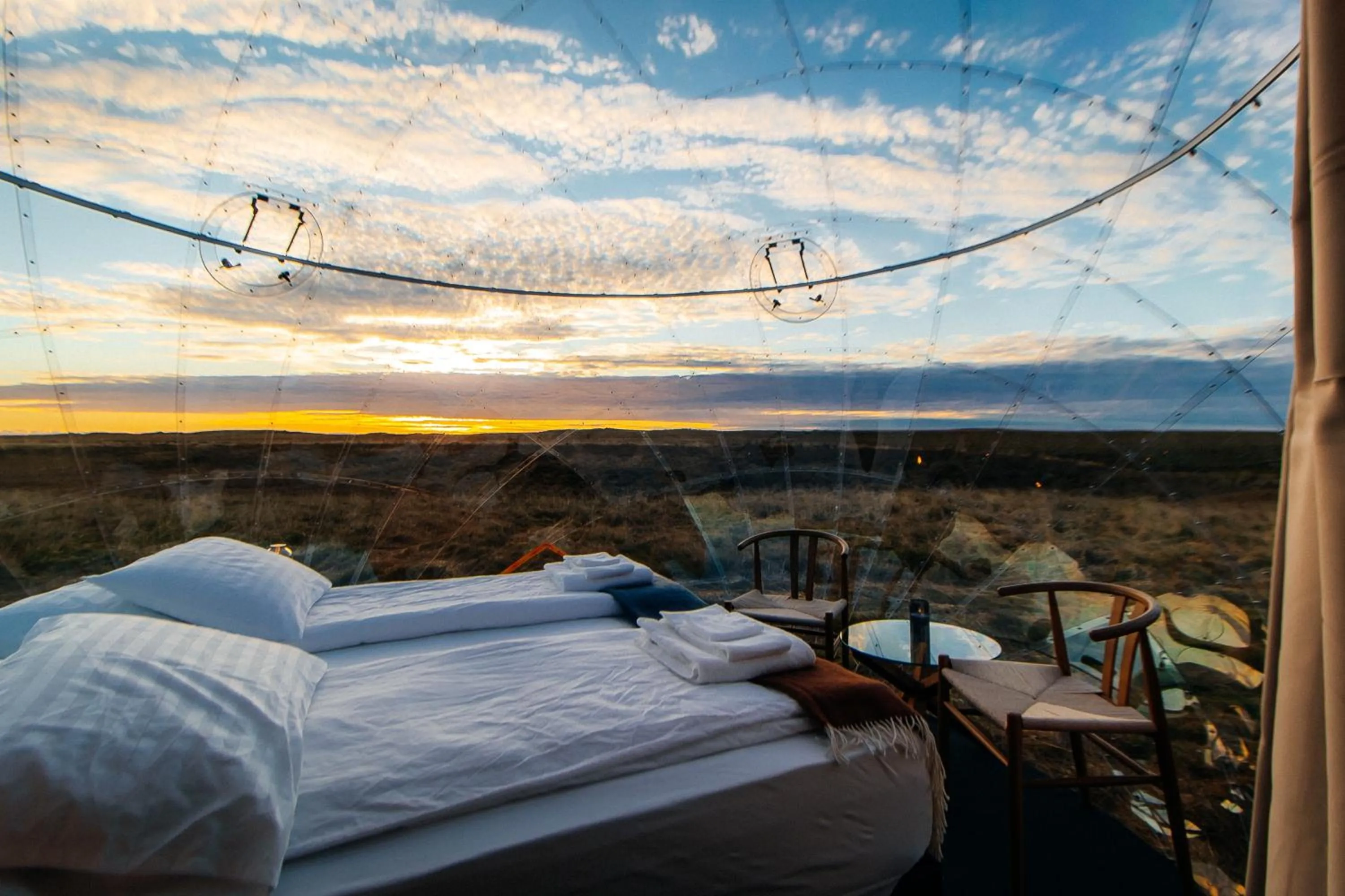 Bedroom, Bed in Aurora Igloo South