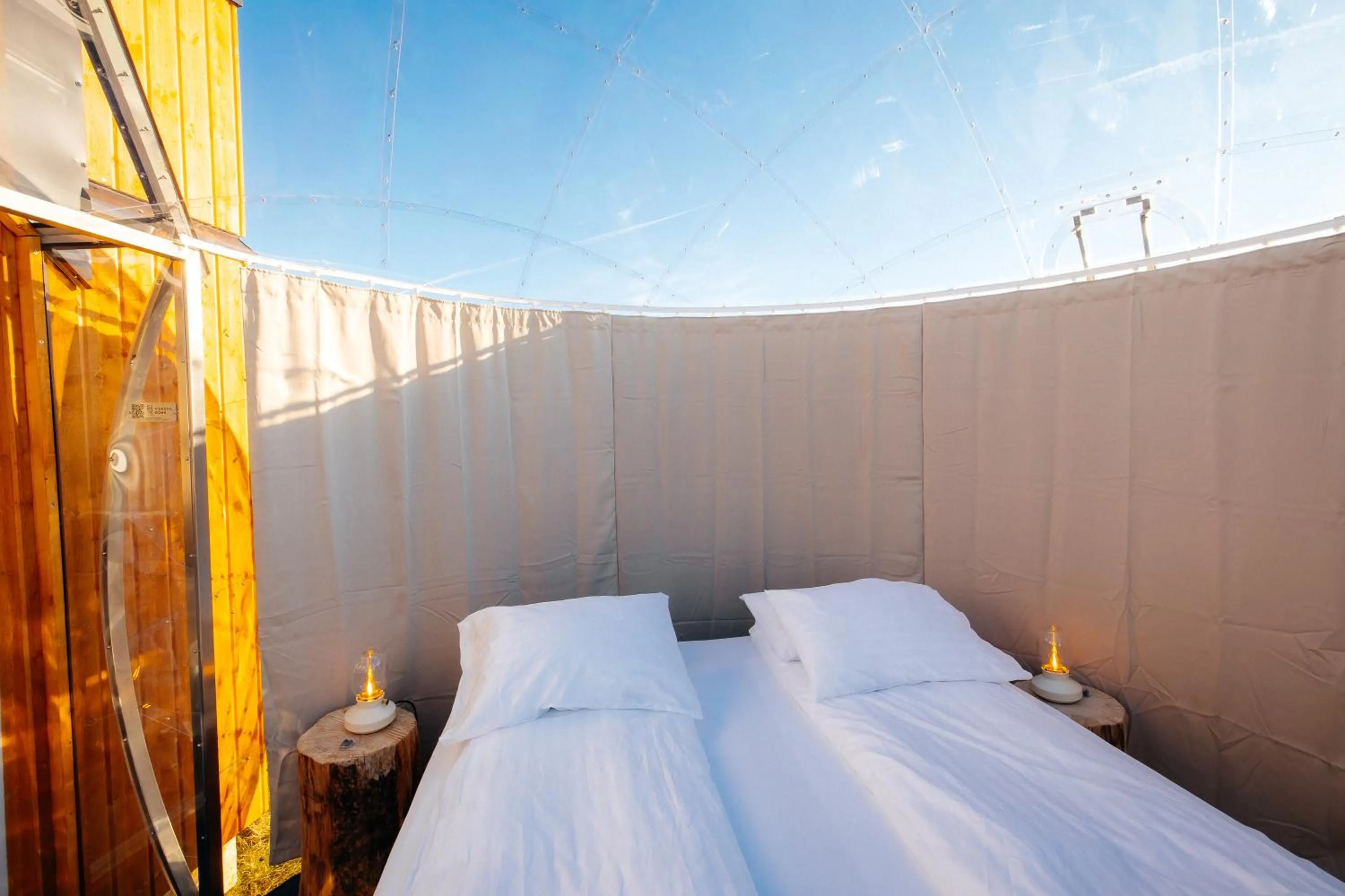 Bed in Aurora Igloo South