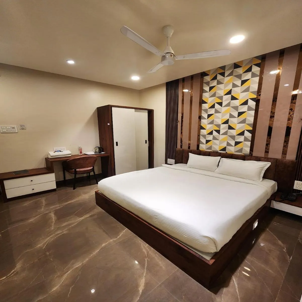 Bed in Hotel The Mint Nanded