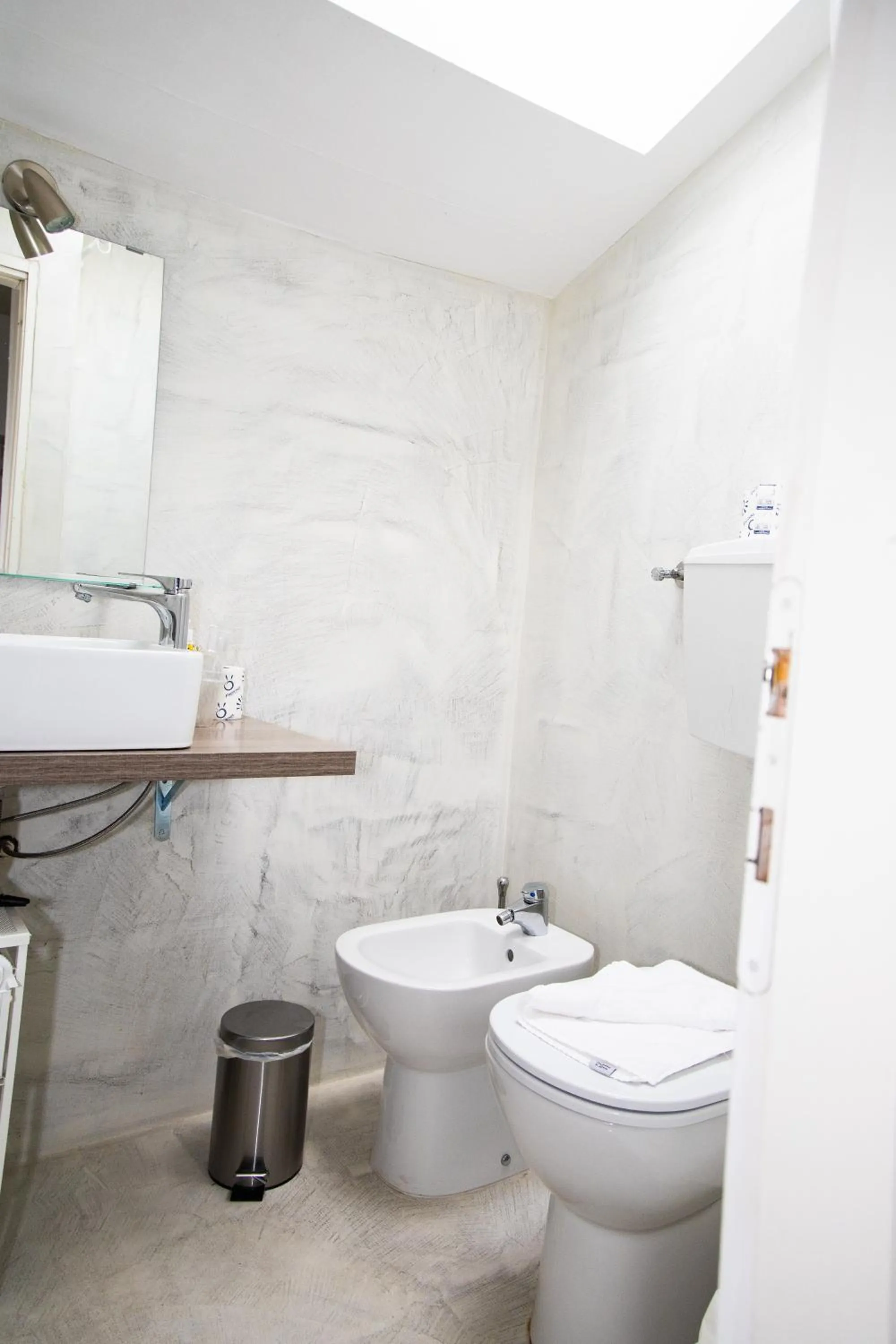 Shower in Hosting Dreams Attics - Duomo