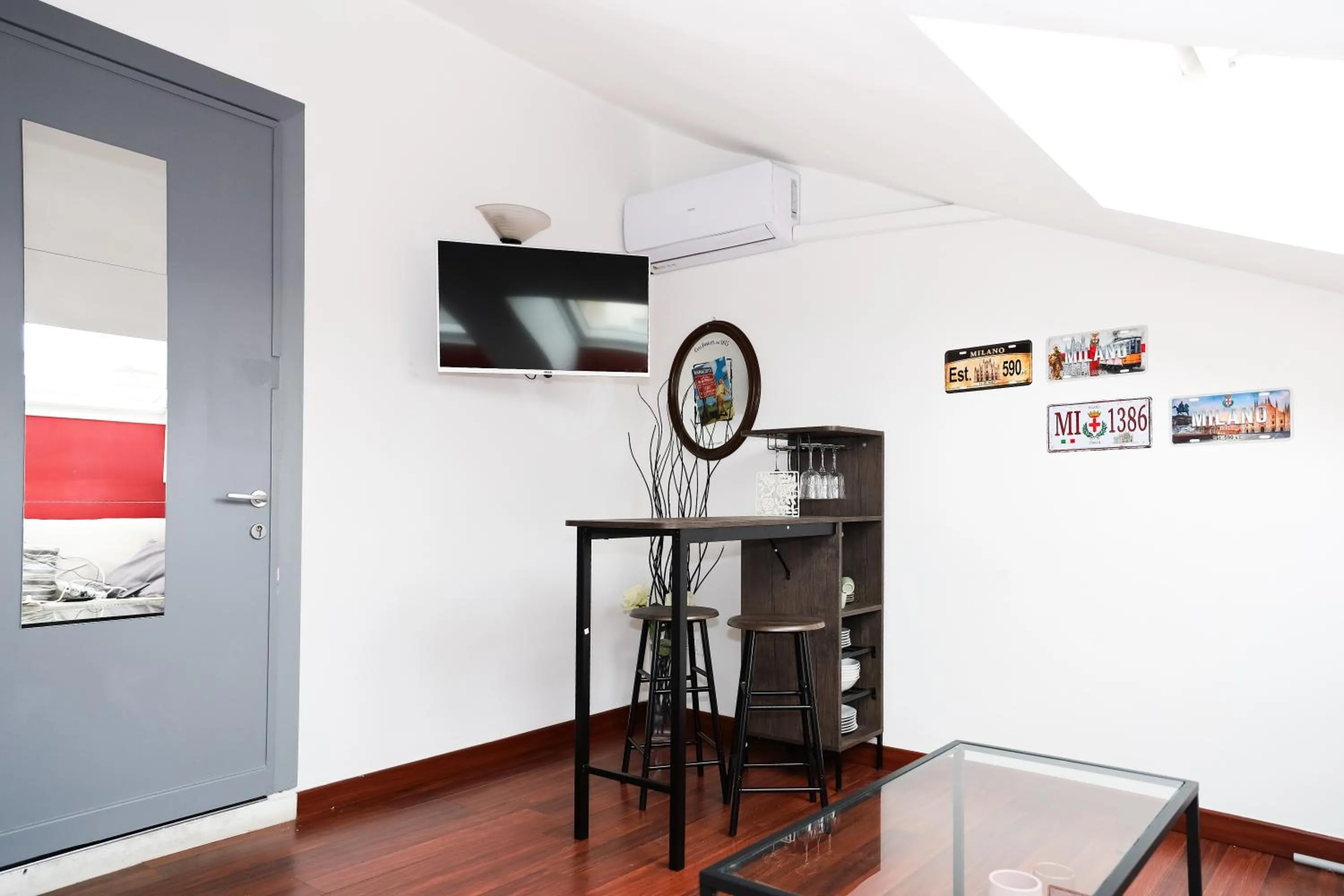 TV and multimedia in Hosting Dreams Attics - Duomo