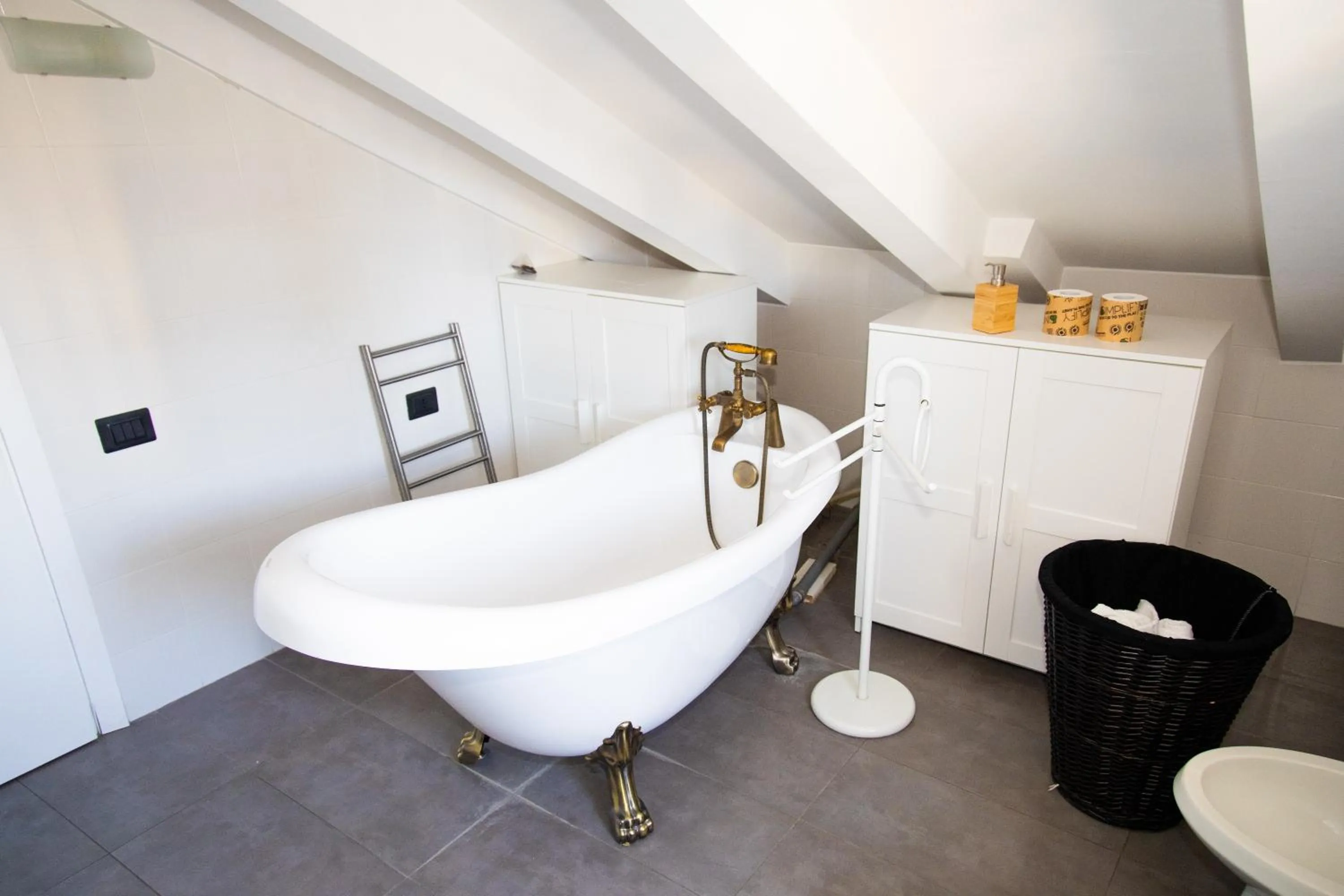 Bathroom in Hosting Dreams Attics - Duomo