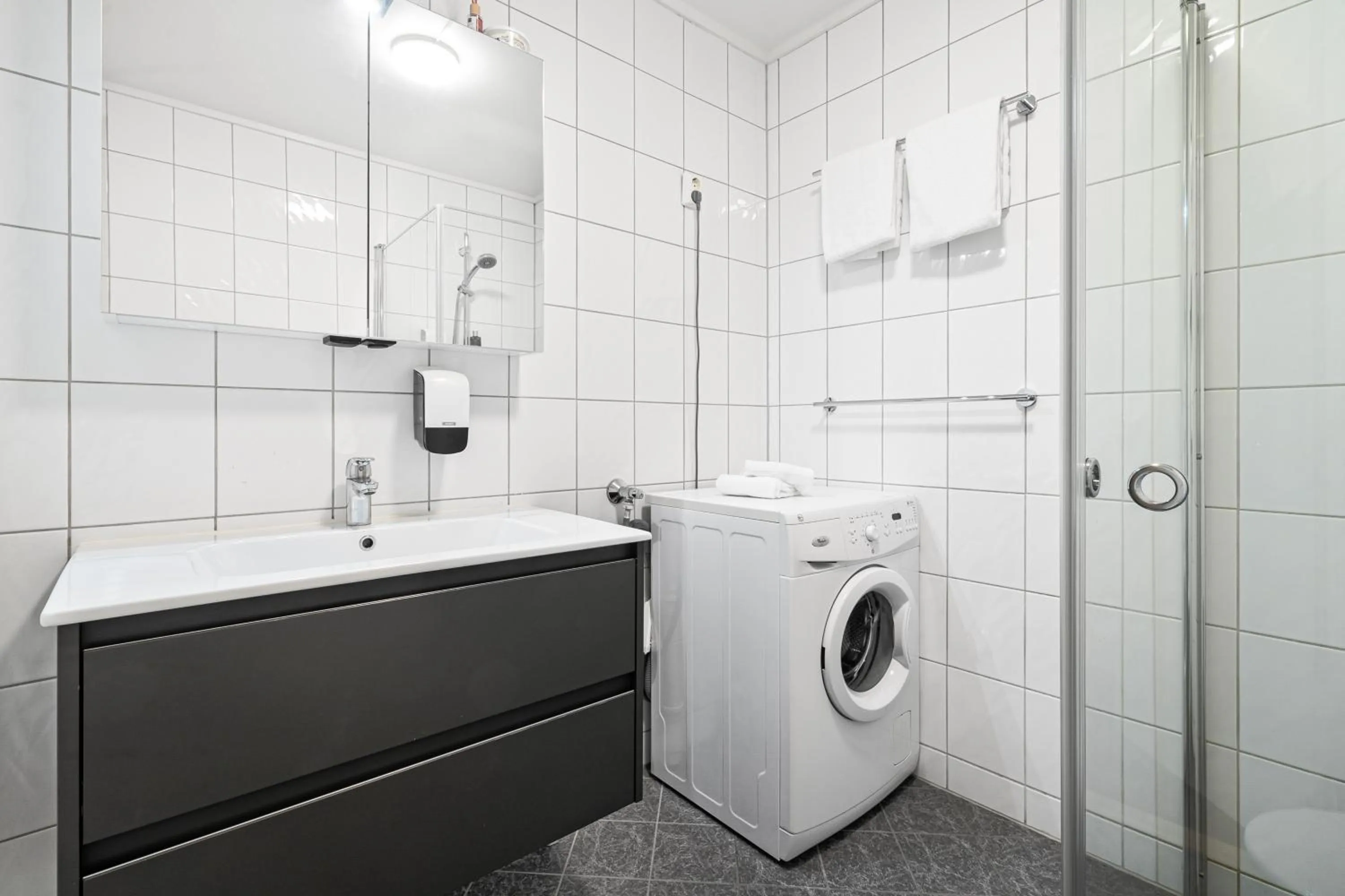 Bathroom in Enter Amalie Apartment Hotel