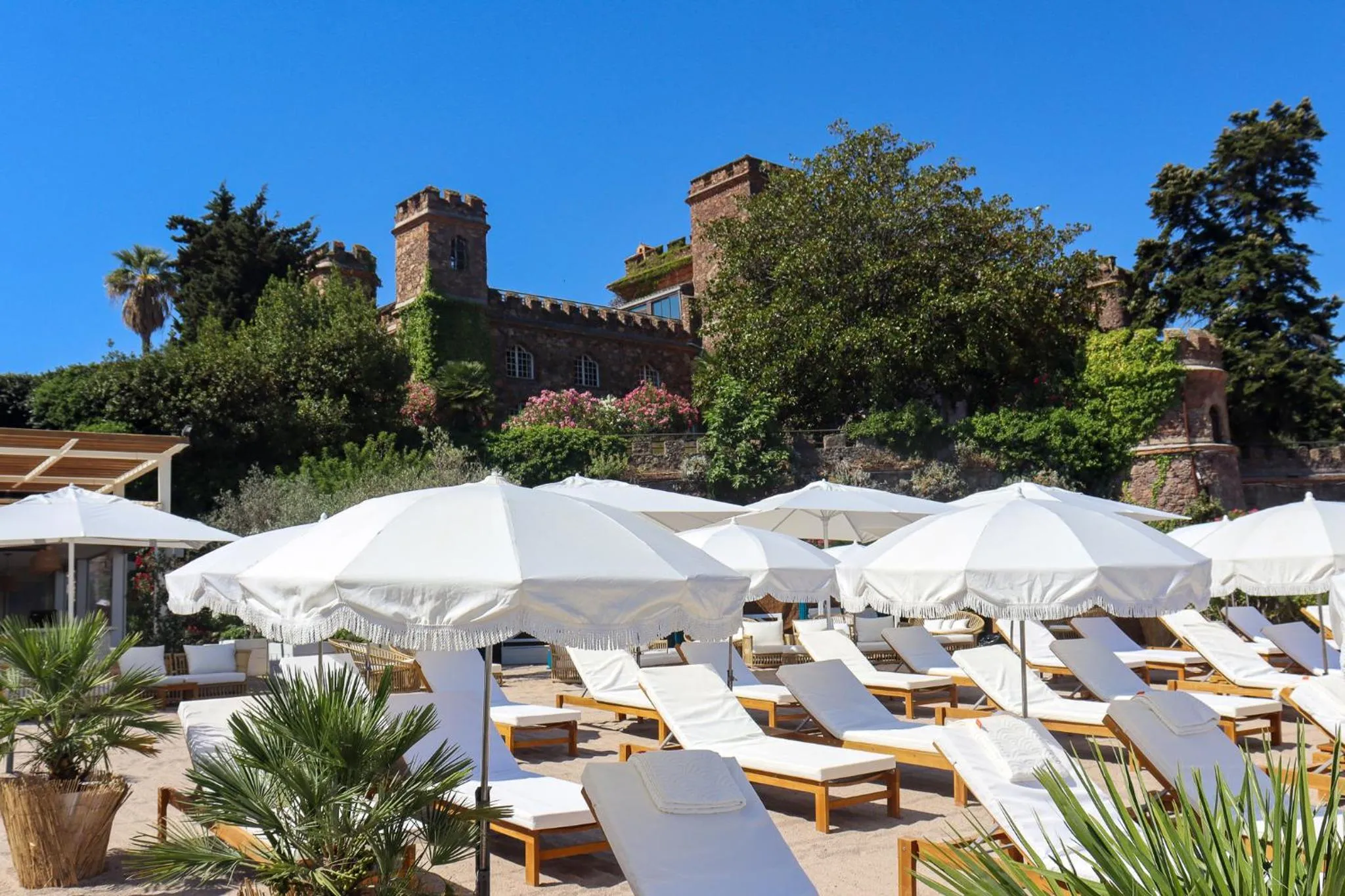 Property building in Château de Théoule