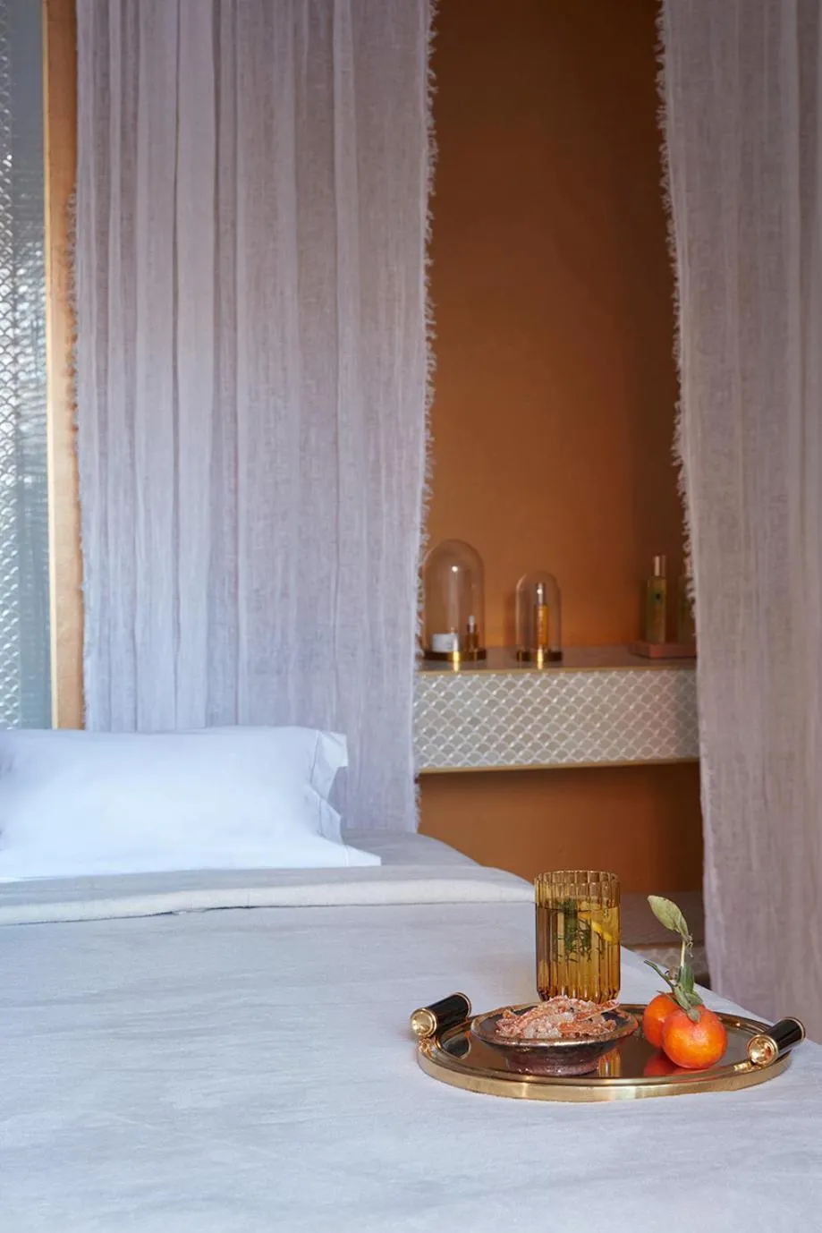 Property building, Bed in Château de Théoule