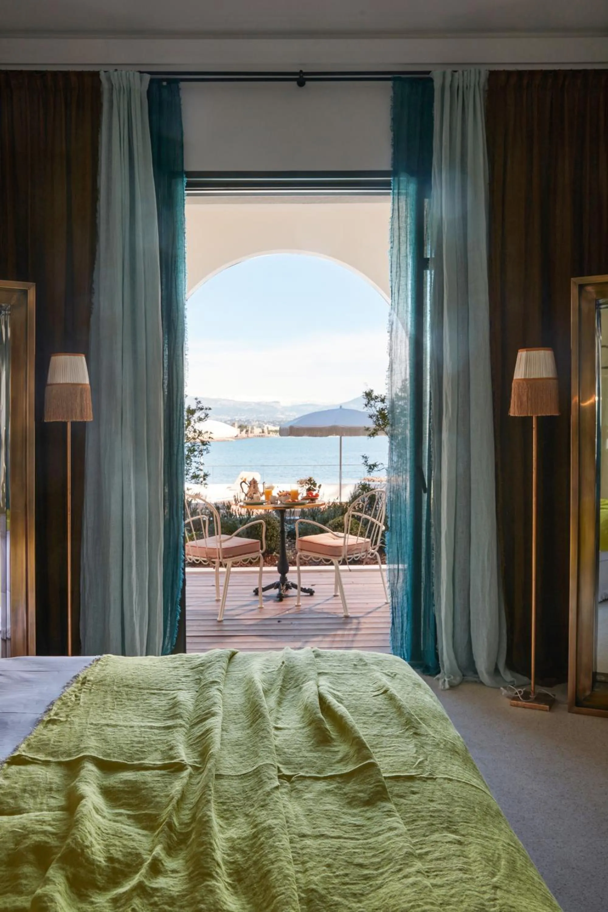 Photo of the whole room, Bed in Château de Théoule