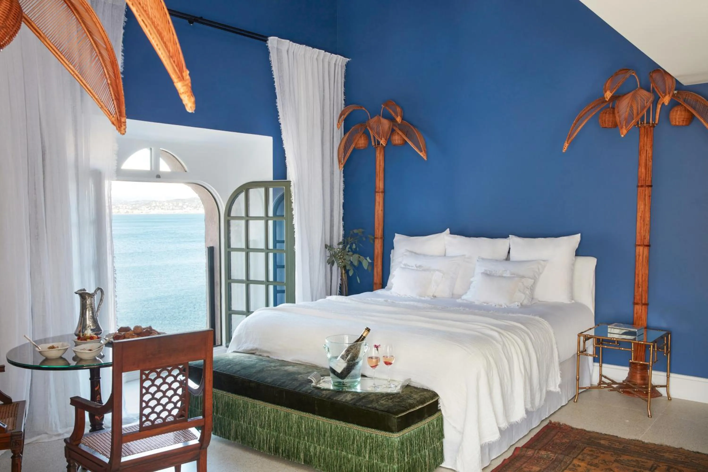 Bed in Château de Théoule