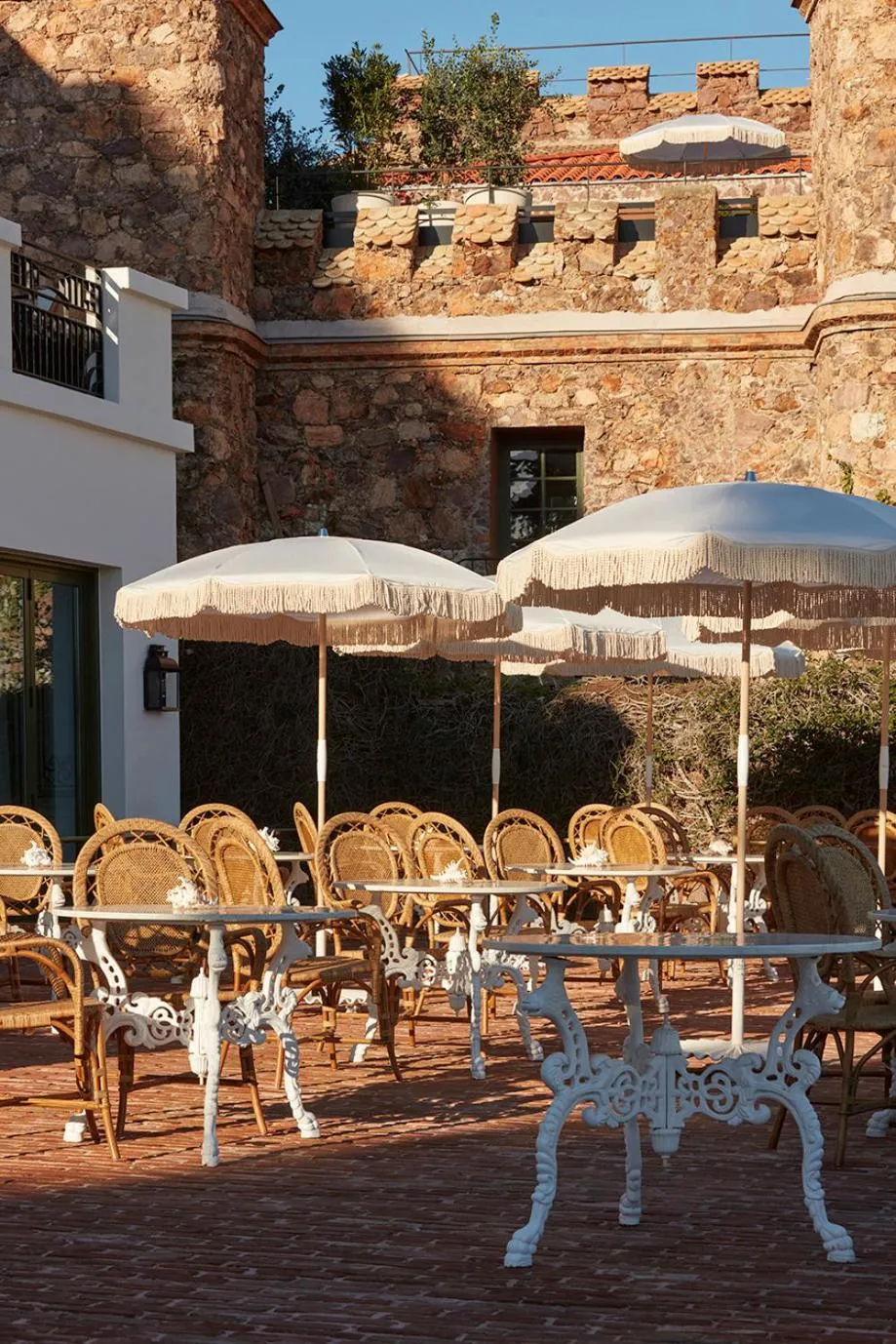 Restaurant/places to eat in Château de Théoule